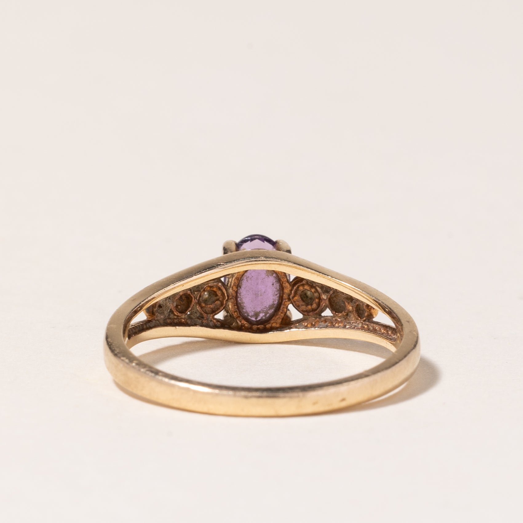 Bague en or jaune 10 carats avec améthyste et diamants | 0,36 ct, 0,01 ct au total | Taille 5,5 | 