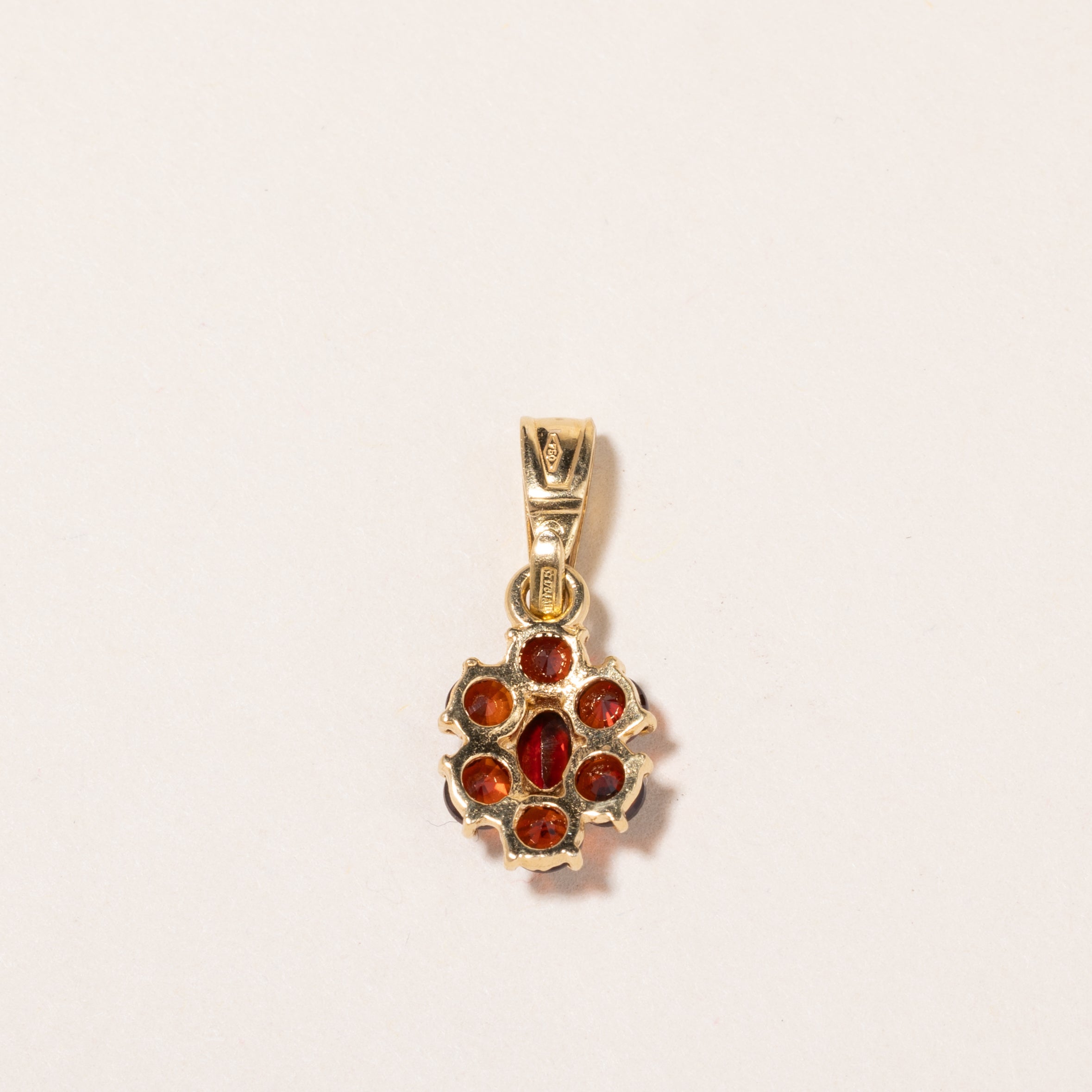 18K Yellow Gold Garnet Flower Pendant | 1.22ctw |