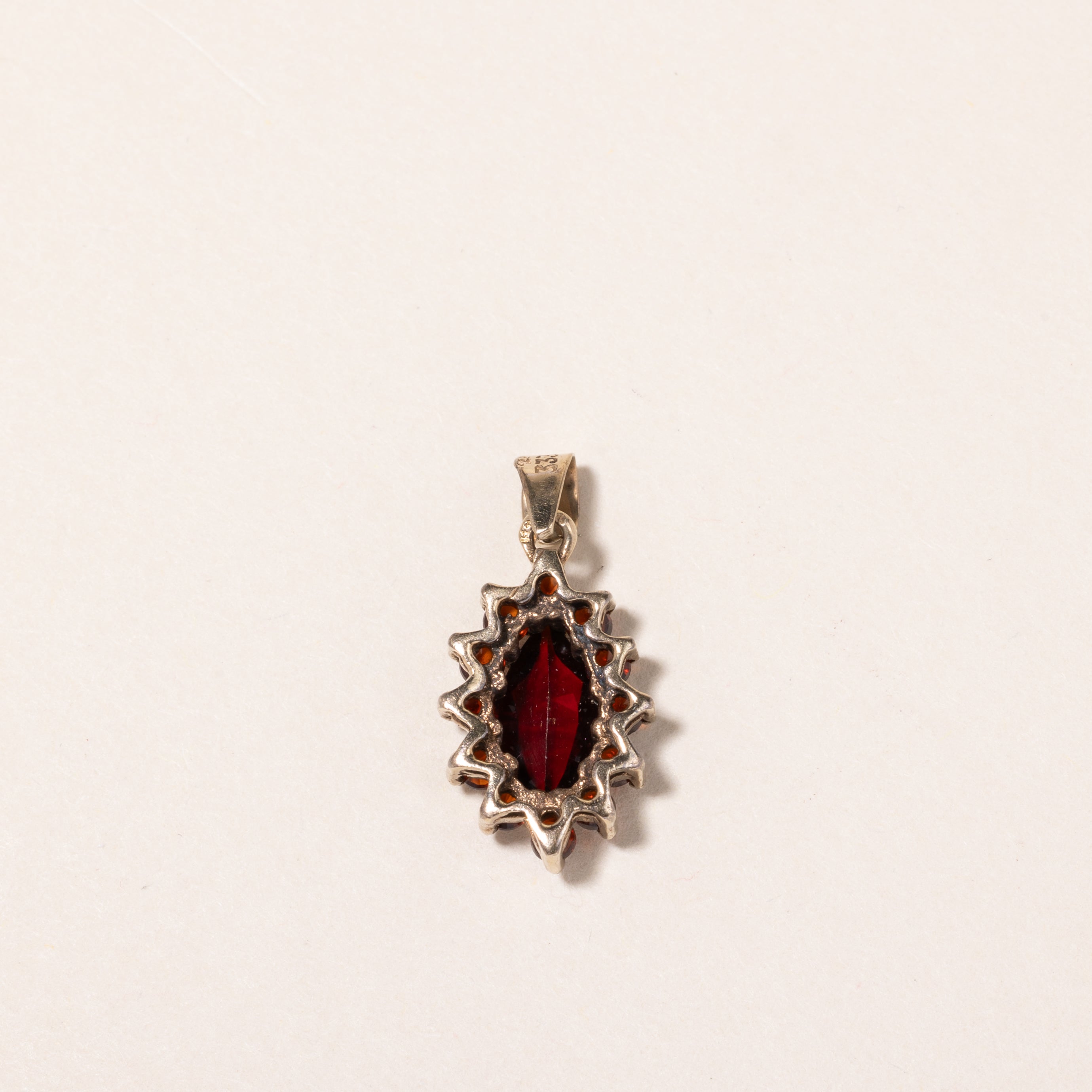 8K Yellow Gold Garnet Pendant | 1.57ctw |