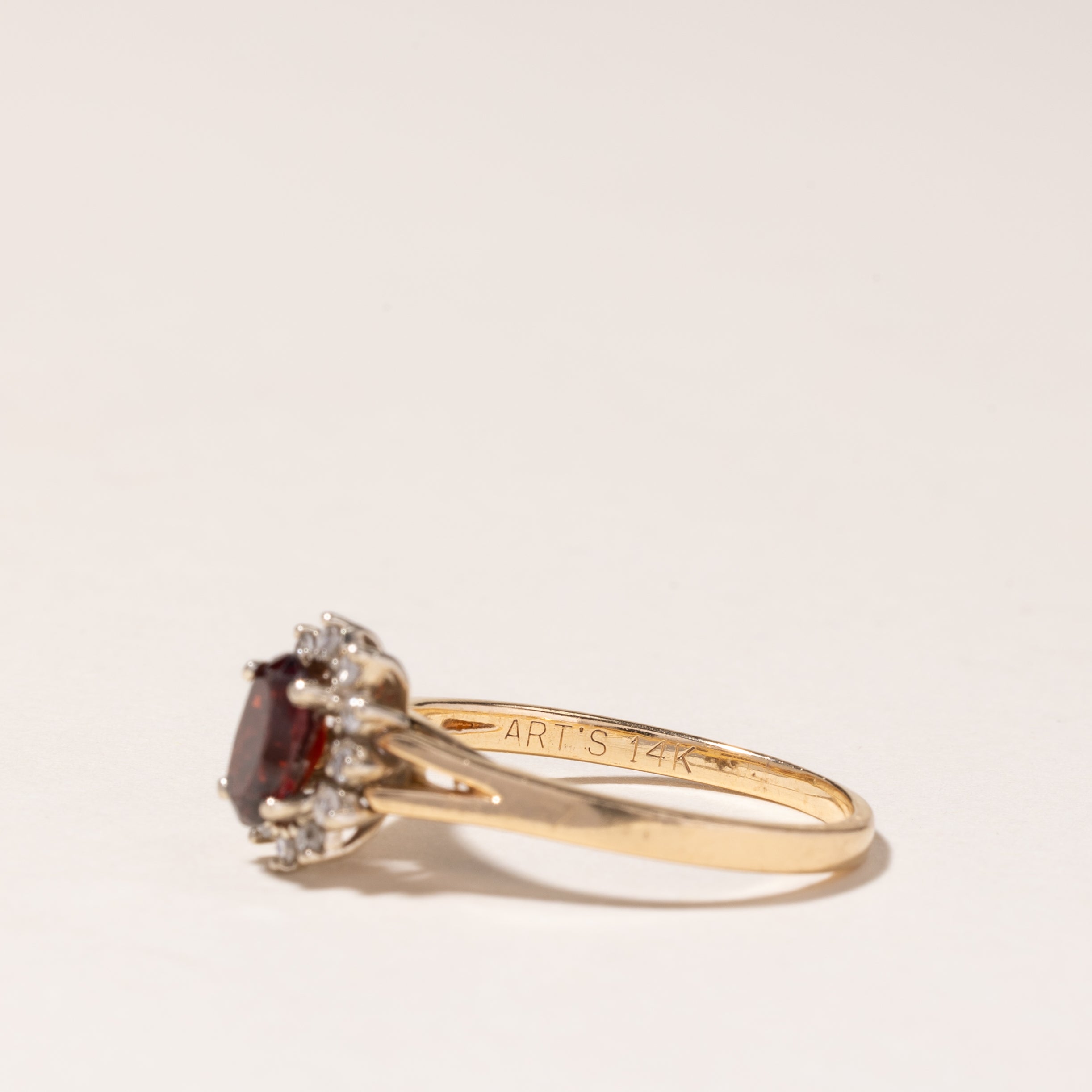 14K Yellow Gold Garnet Ring | 0.90ct, 0.06ctw | SZ 7.25 |