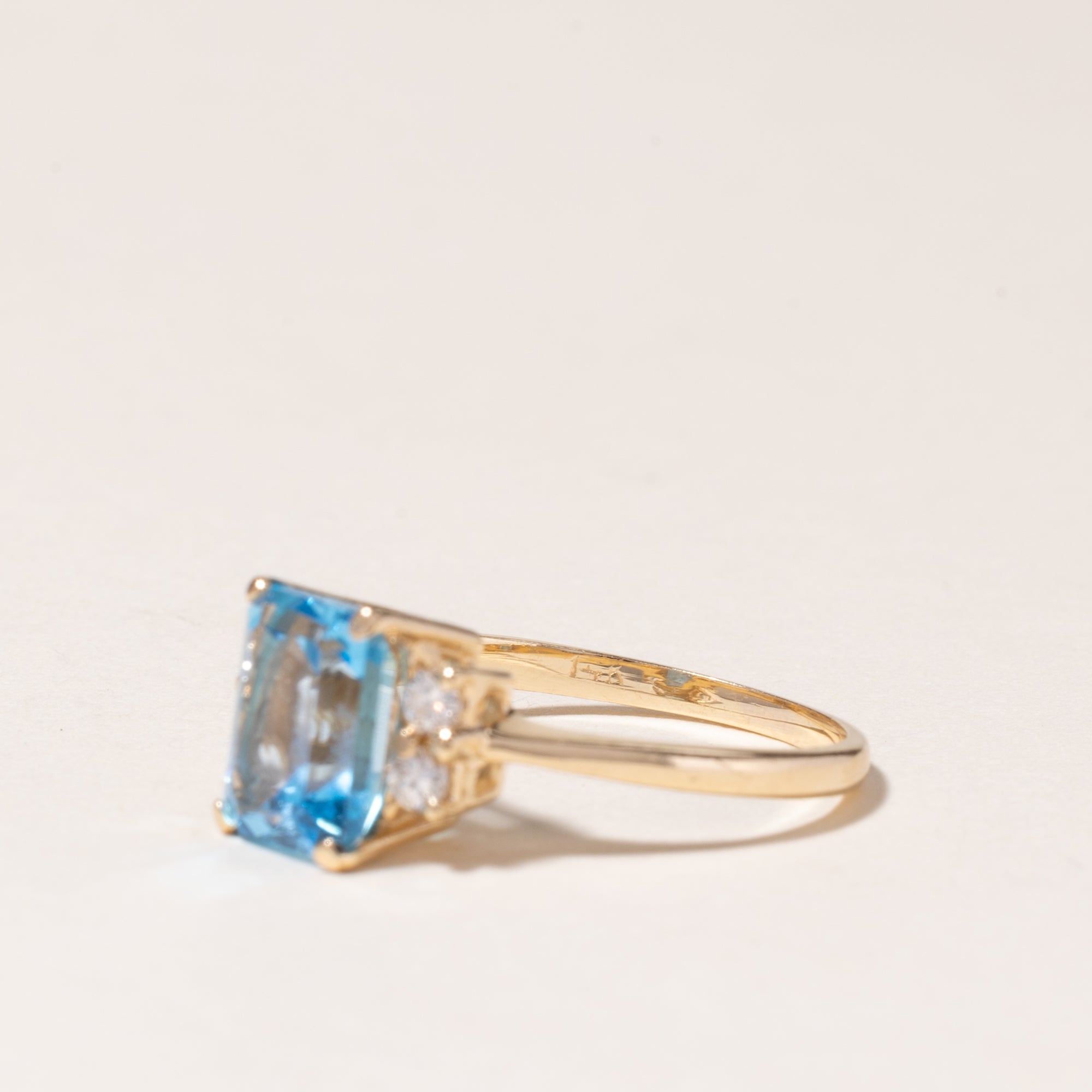 14K Yellow Gold Topaz Cocktail Ring | 2.04ct, 0.14ctw | SZ 4.5 |