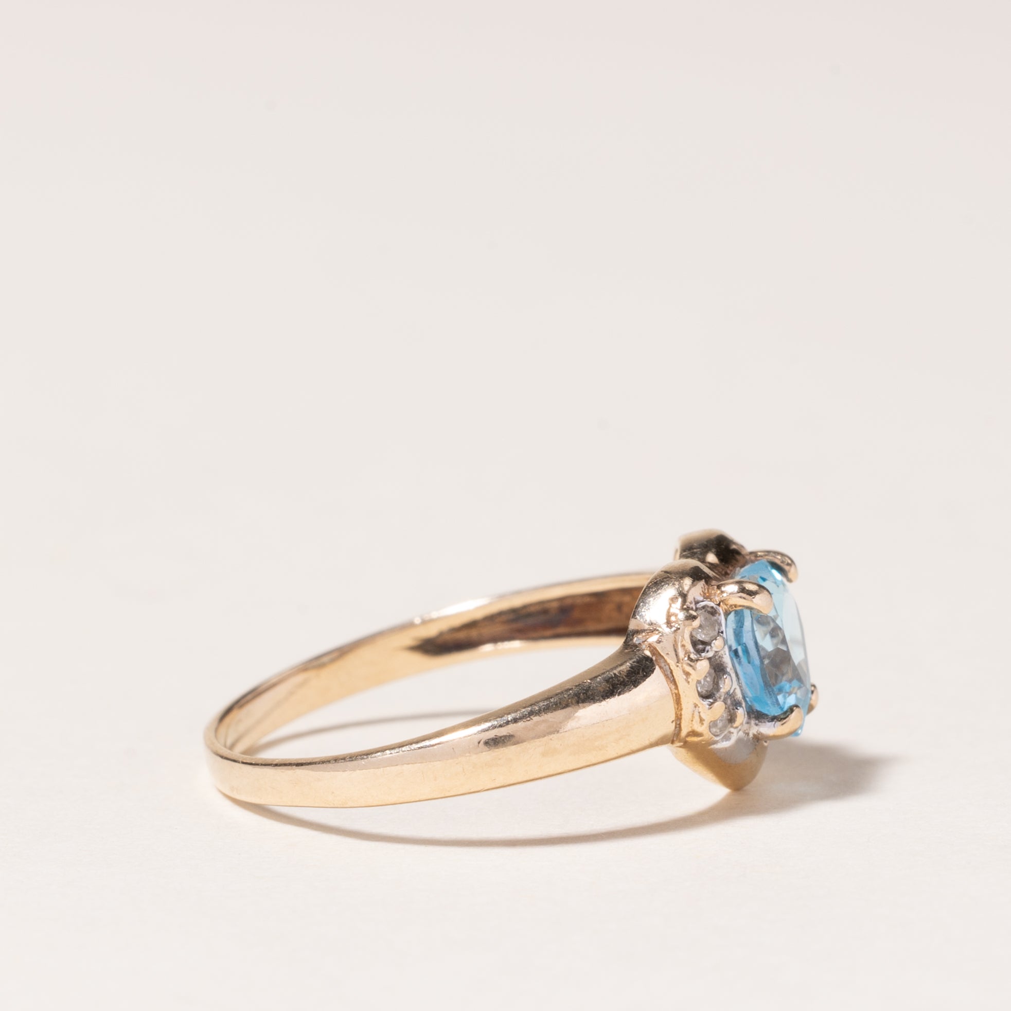 Bague en or jaune 10 carats avec topaze taille cœur et diamants | 1,15 ct, 0,03 ct au total | Taille 6 | 
