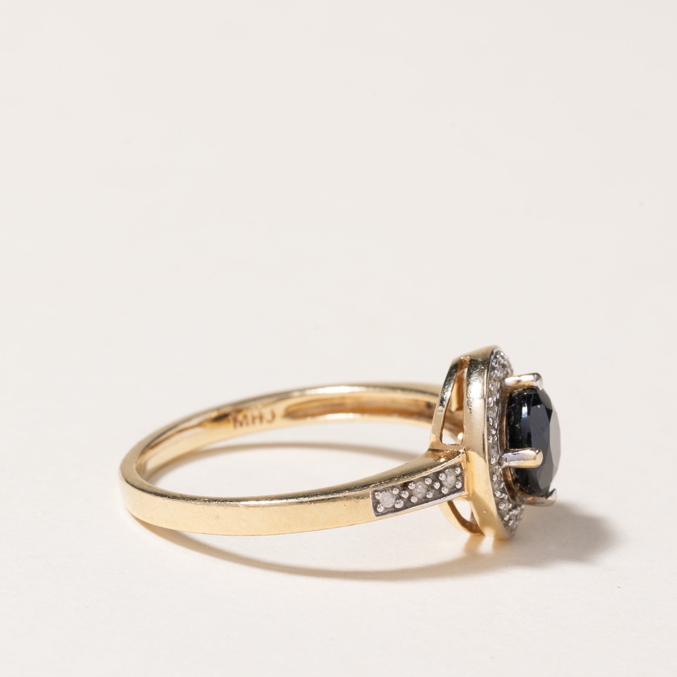Bague halo saphir et diamants en or 10 carats | 0,80 ct, 0,10 ct au total | Taille 7,25 