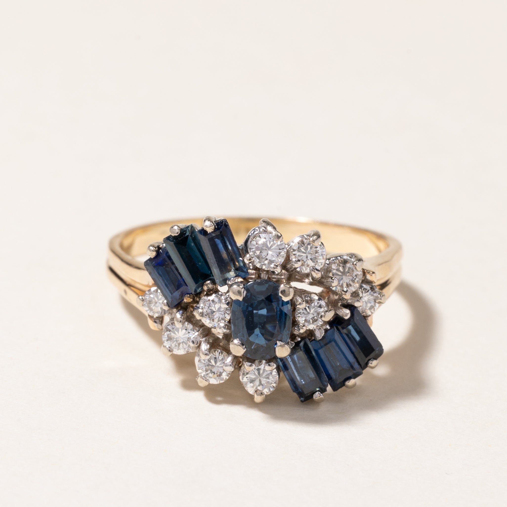 Bague cocktail en or 14 carats sertie de saphirs et de diamants | 1,03 ct, 0,25 ct | Taille 8 
