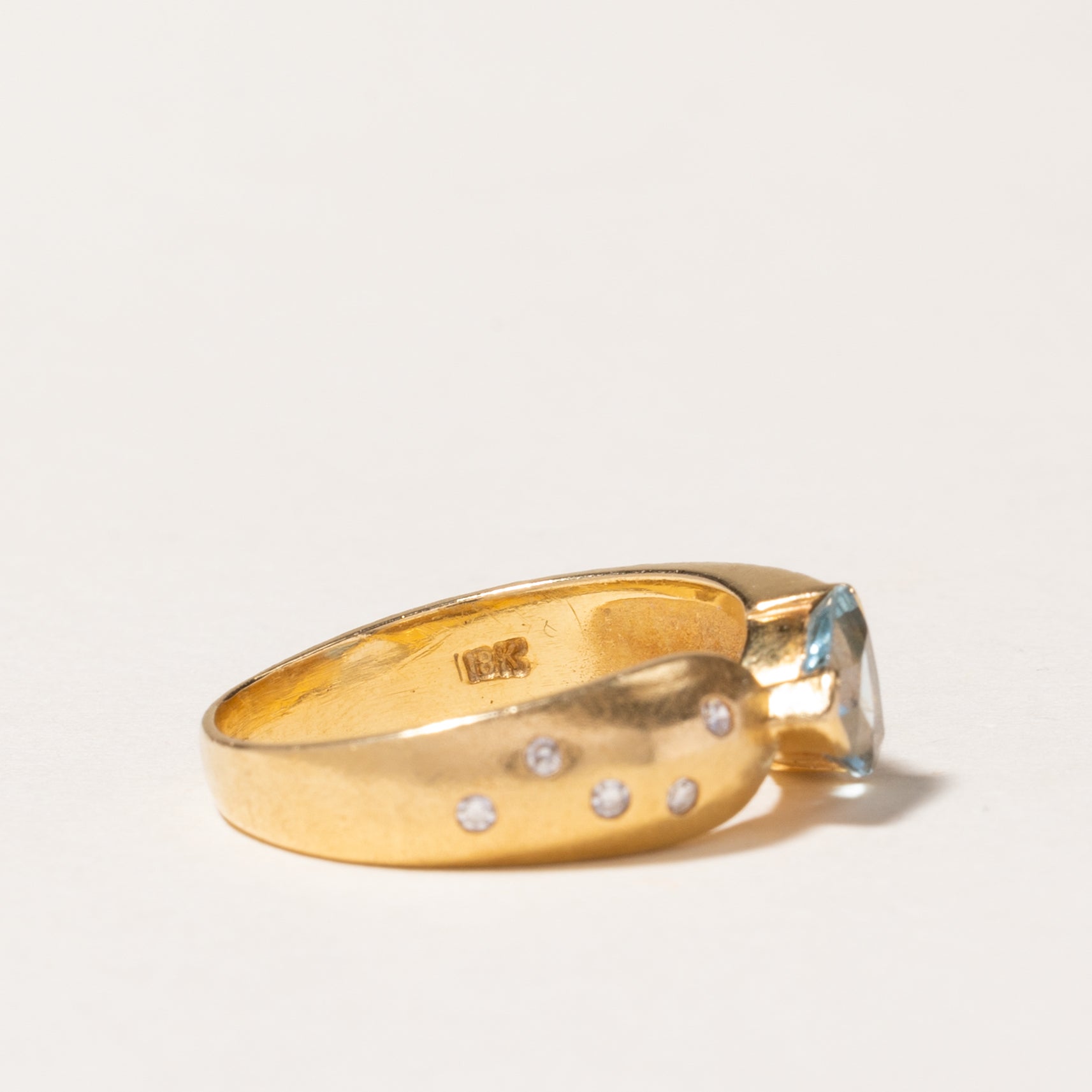 18K Aquamarine & Diamond Ring | 0.84ct, 0.12ctw | SZ 8
