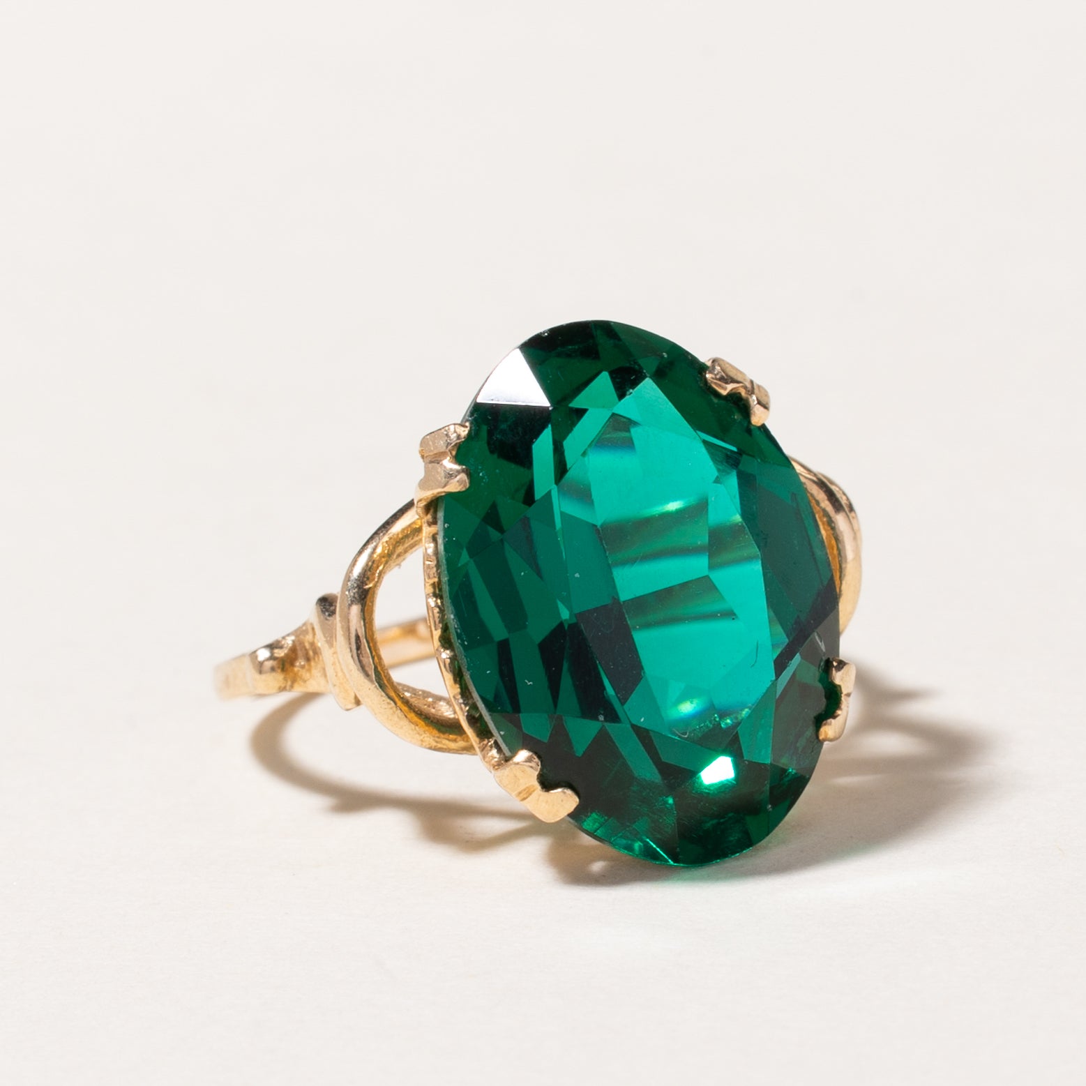 10k Yellow Gold Green Glass Cocktail Ring | SZ 7.5