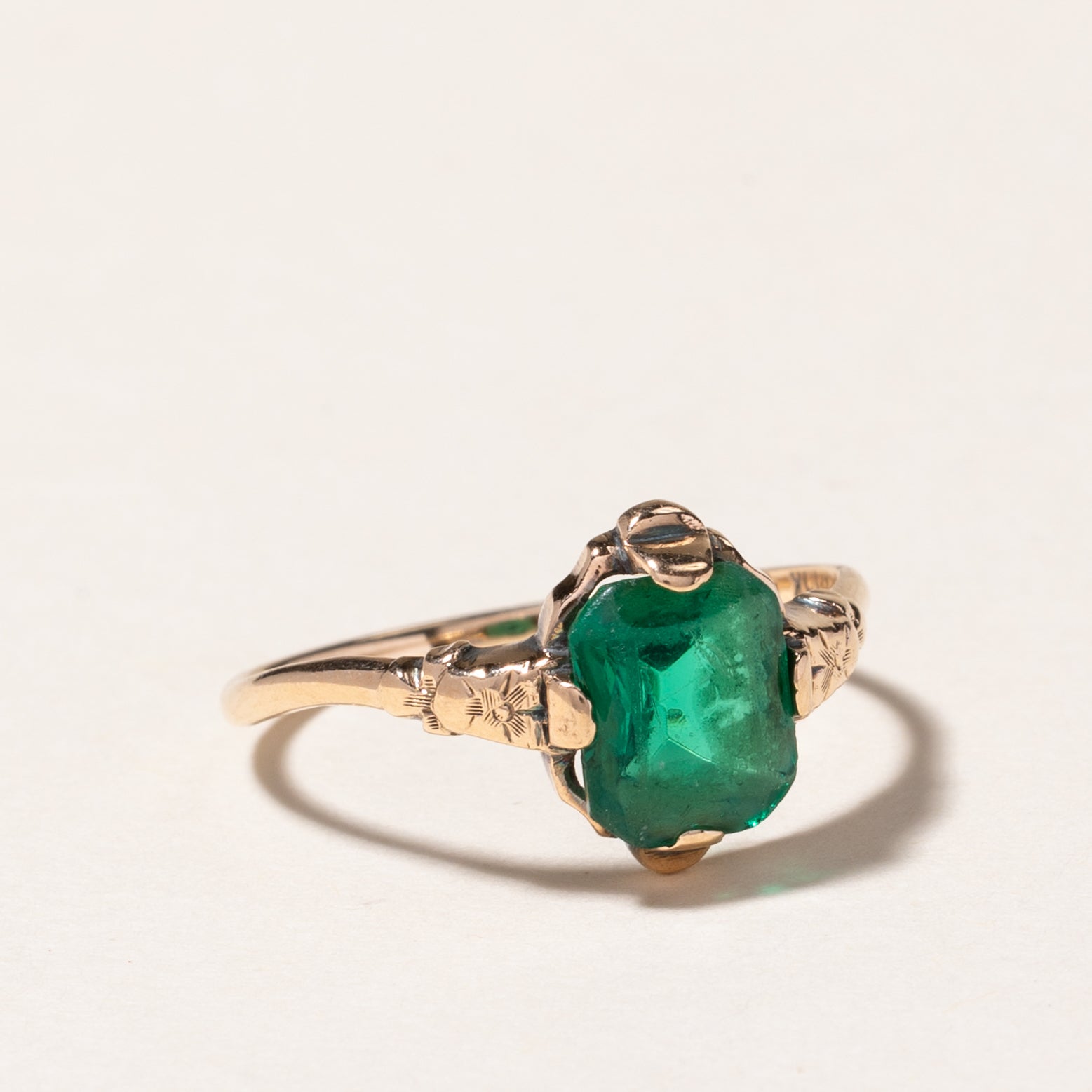 10K Yellow Gold Vintage Green Glass Ring | SZ 7.25