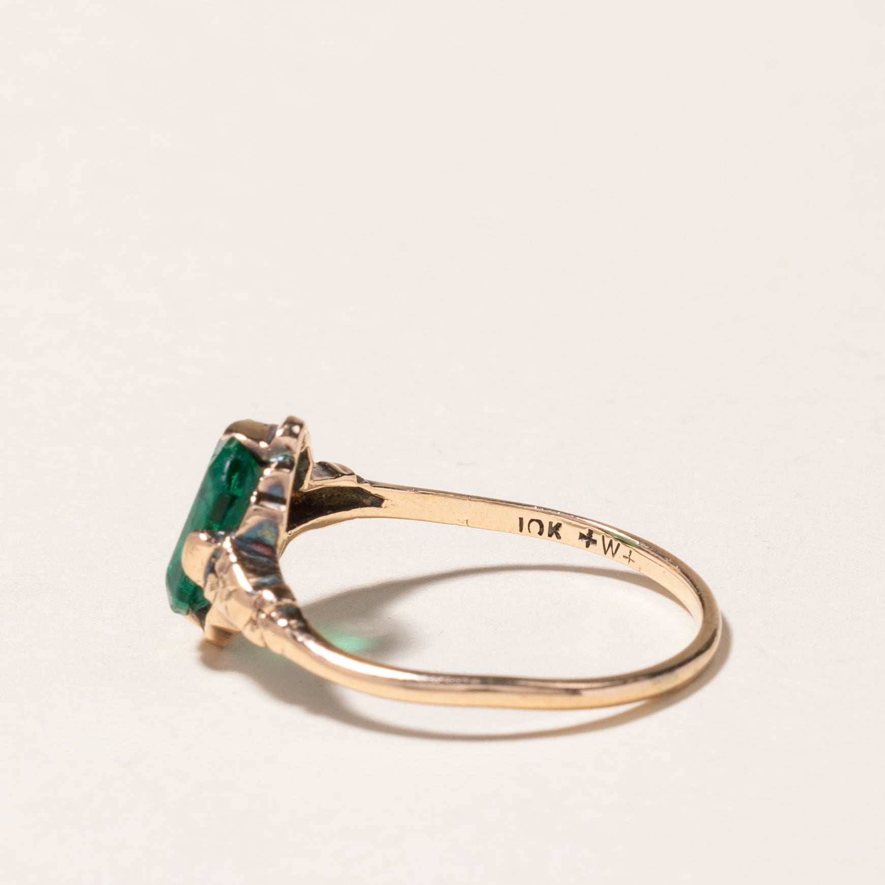 10K Yellow Gold Vintage Green Glass Ring | SZ 7.25