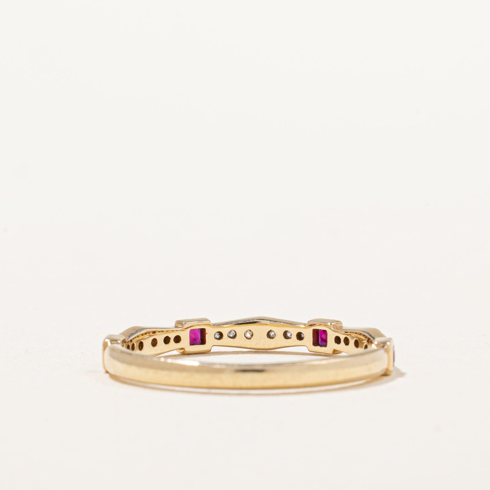 Diamond & Ruby Ring | 0.10ctw, 0.12ctw | SZ 6.5 |