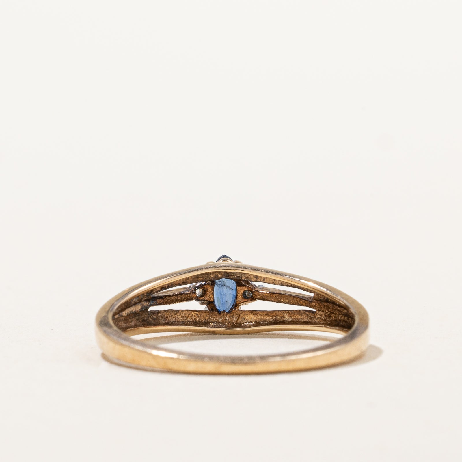 Blue Sapphire & Diamonds Ring | 0.13ct, 0.01ctw | SZ 6.75 |