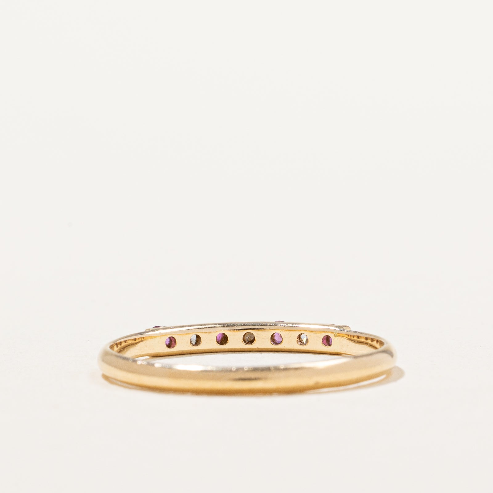 Bague rubis et diamants | 0,12 ct, 0,06 ct | Taille 6,25 | 