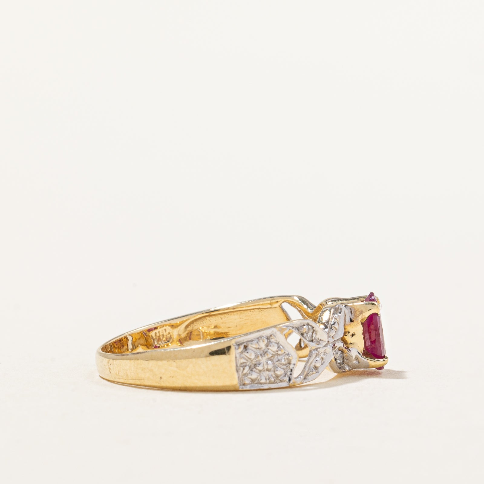 Ruby & Diamond Ring | 0.60ct, 0.04ctw | SZ 6.75 |