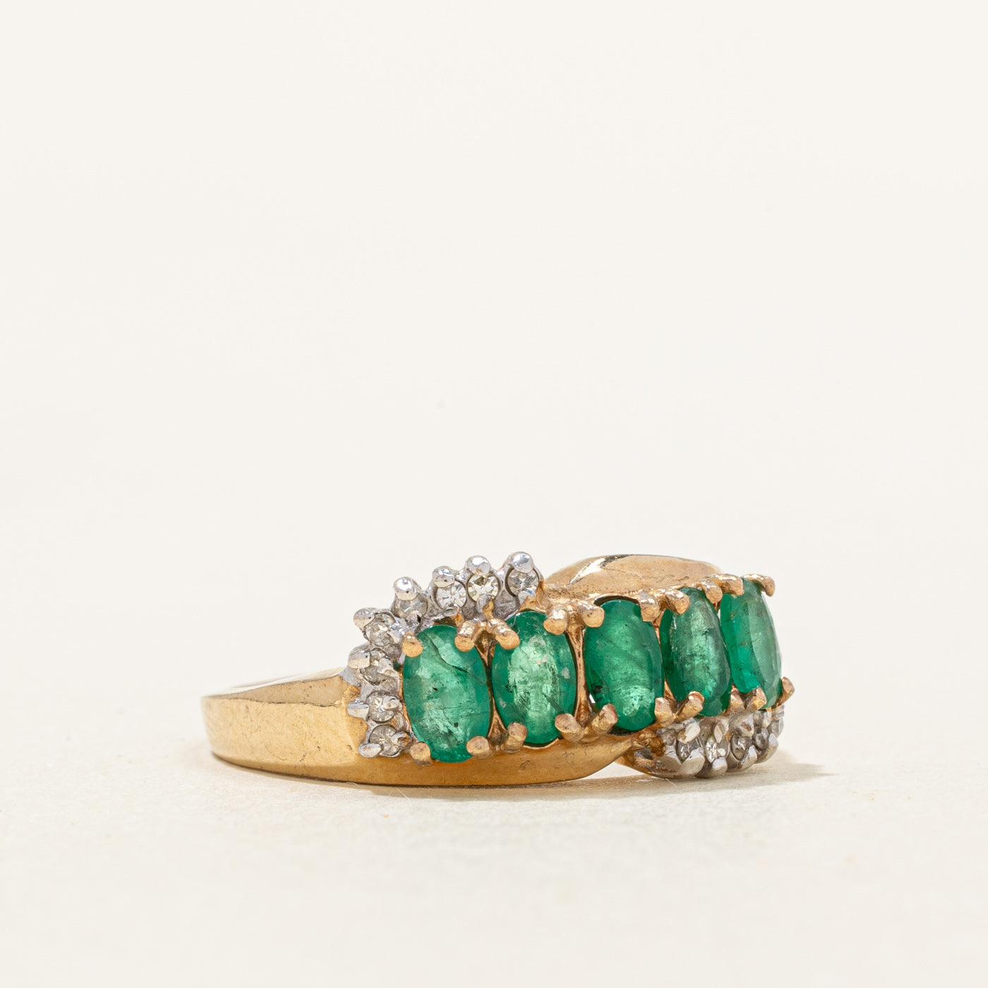 Emerald & Diamond Ring | 1.00ctw, 0.08ctw | SZ 7.75 |