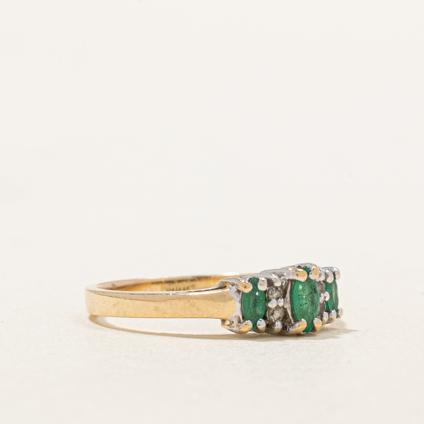 Emerald & Diamond Ring | 0.20ctw. 0.03ctw | SZ 5.5 |