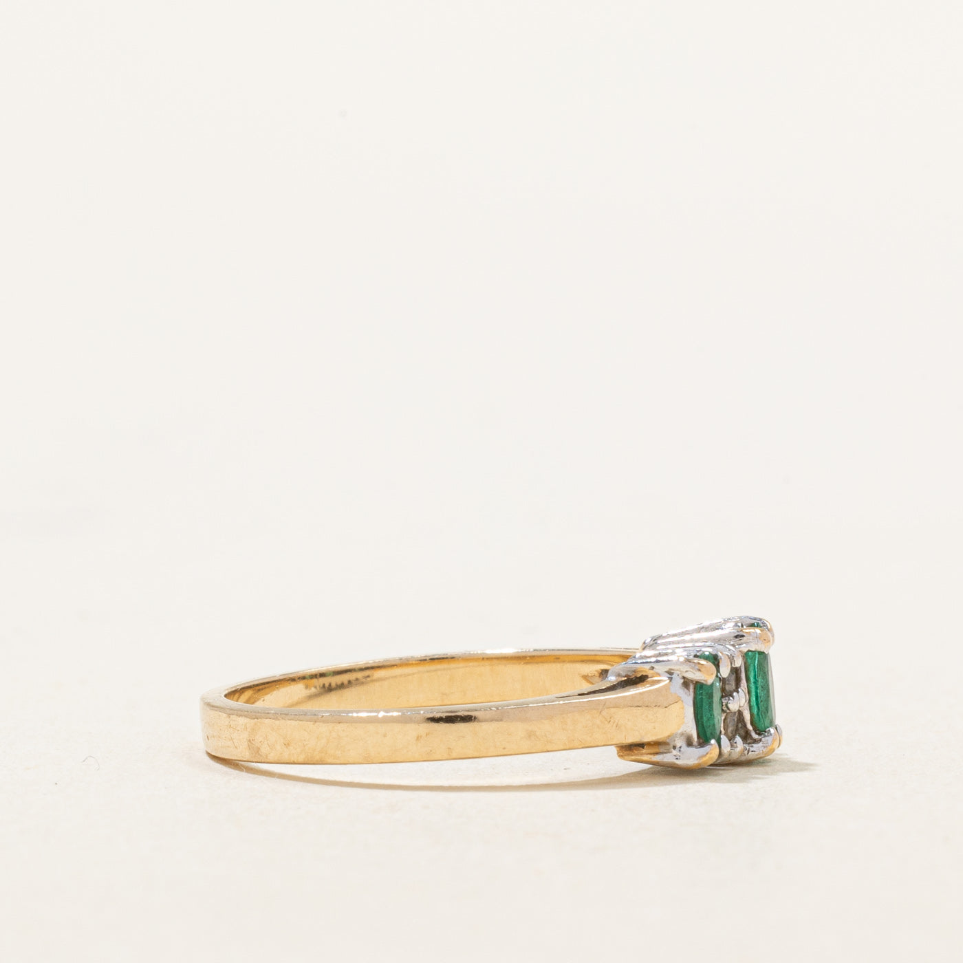 Emerald & Diamond Ring | 0.20ctw. 0.03ctw | SZ 5.5 |