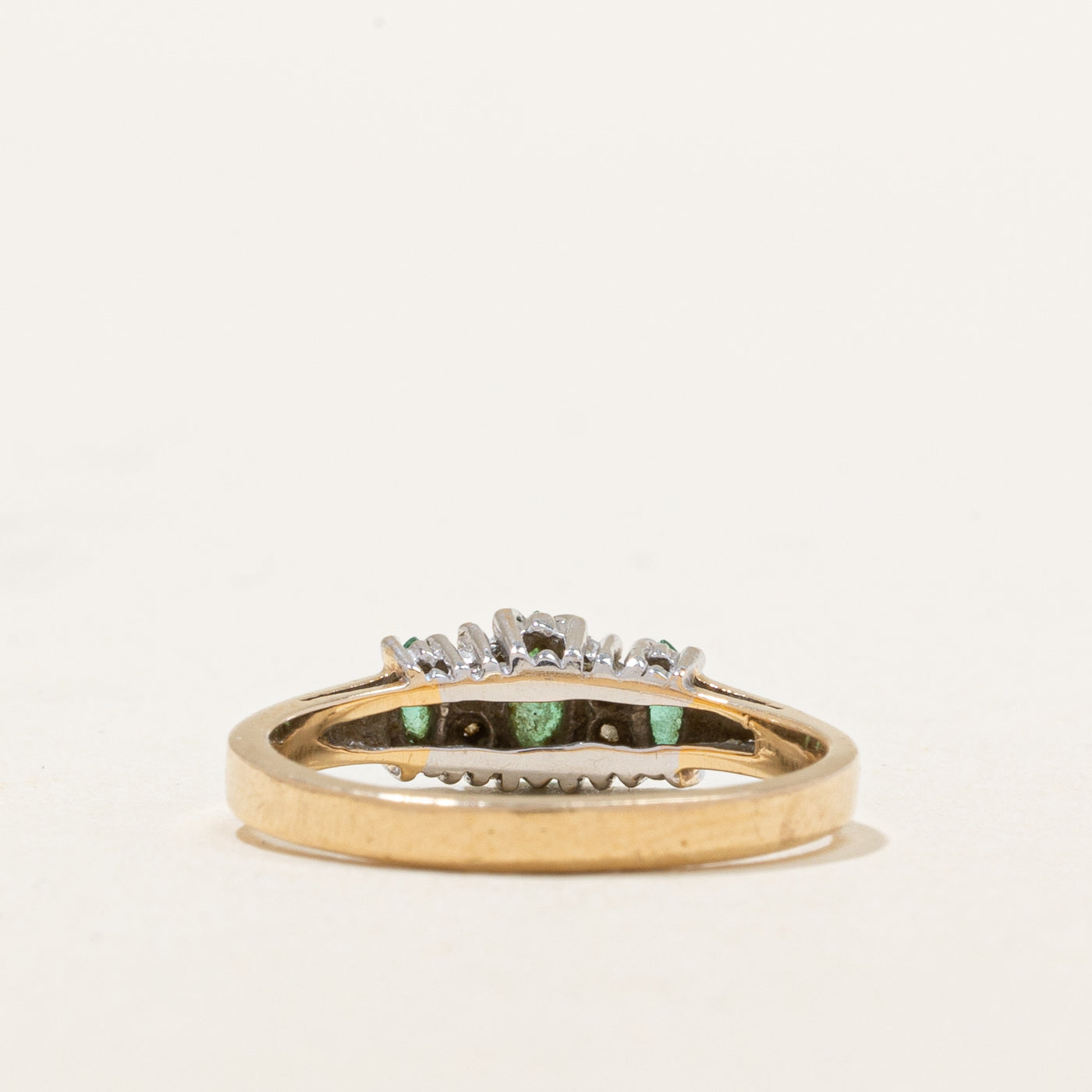 Emerald & Diamond Ring | 0.20ctw. 0.03ctw | SZ 5.5 |