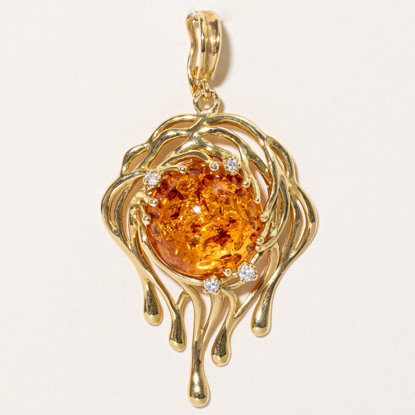 Pendentif Ambre et Diamants | 3,50 ct, 0,06 ct au total | 