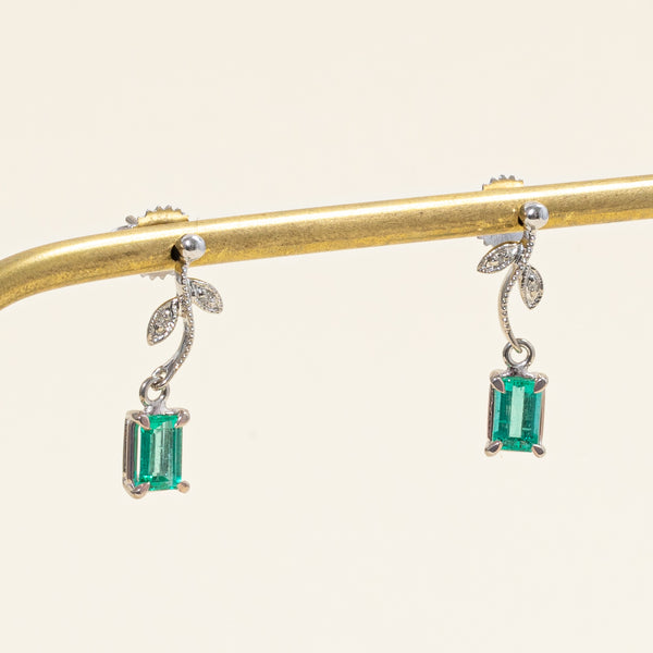 Emerald & Diamond Earrings | 1.00ctw, 0.02ctw |