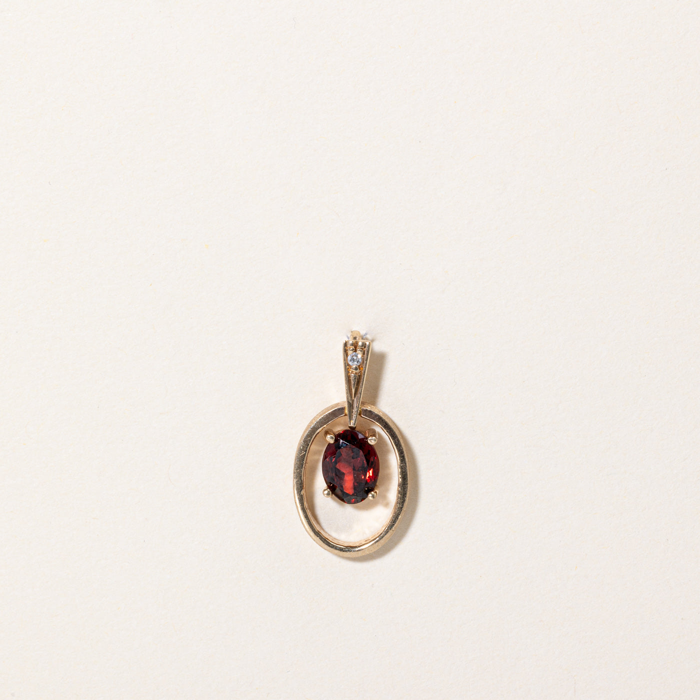 Garnet & Diamond Pendant | 1.00ct, 0.01ct |