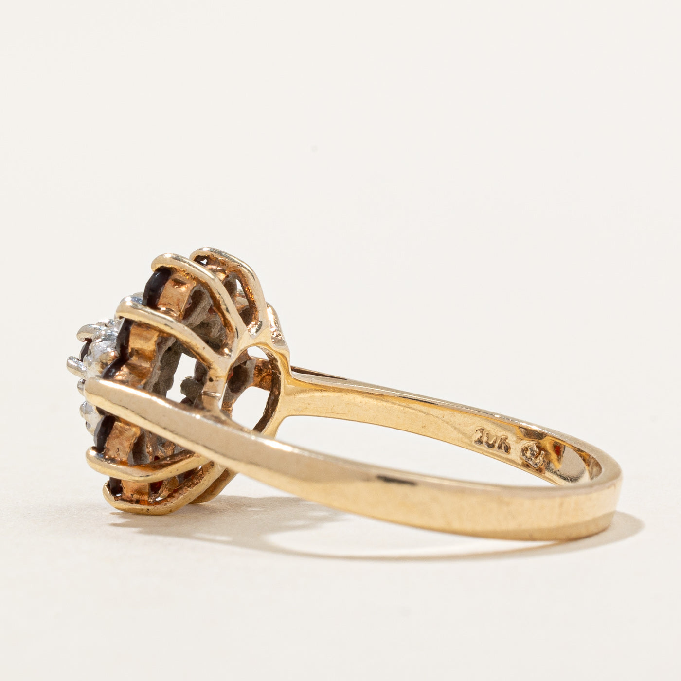 Bague cocktail grenat et diamants | 0,70 ct, 0,02 ct | Taille 6,5 | 