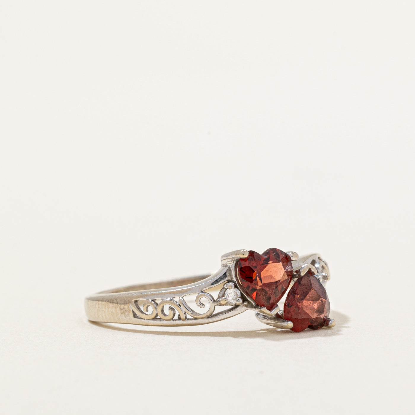 Garnet & Diamond Heart Ring | 1.00ctw, 0.02ctw | SZ 8 |