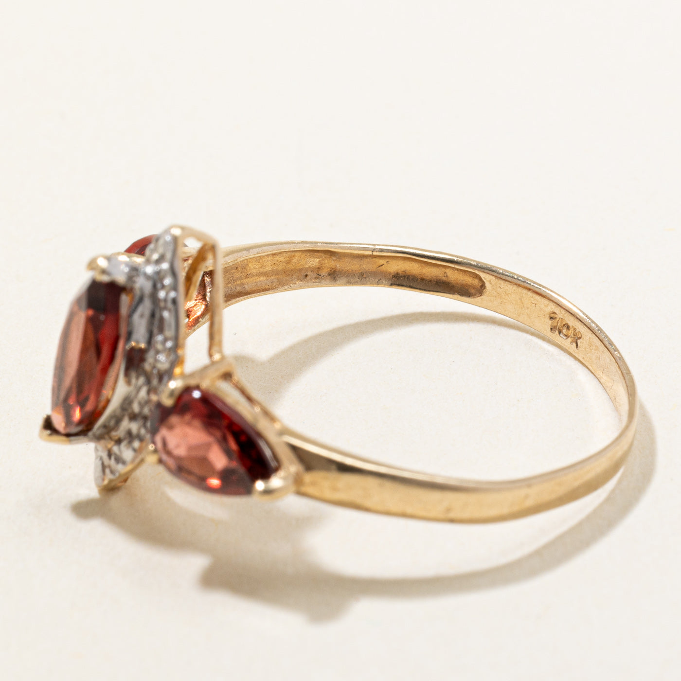 Bague cocktail en grenat et diamants | 1,58 ct, 0,01 ct | Taille 6,25 | 