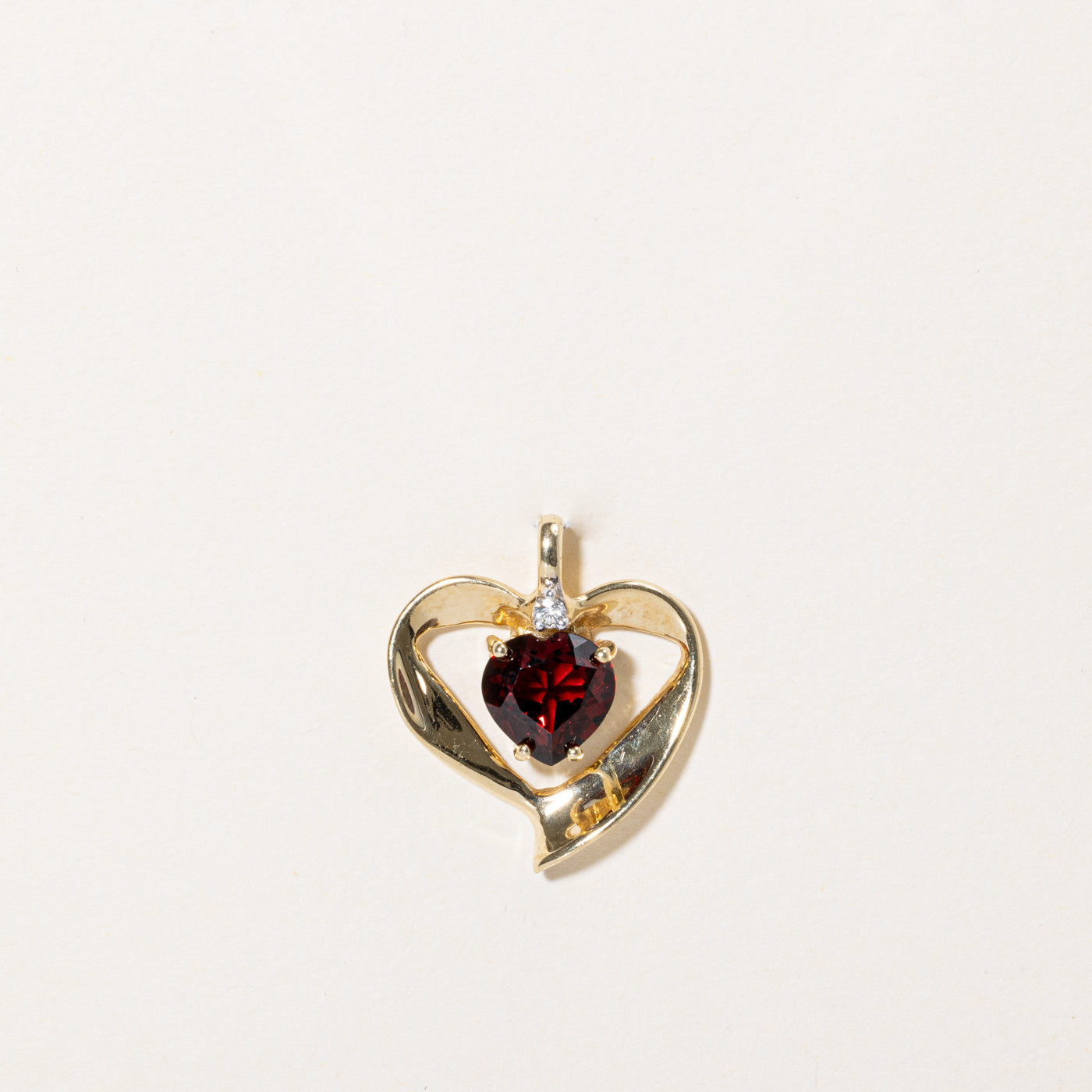 Garnet & Diamond Heart Pendant | 2.00ct, 0.02ct |