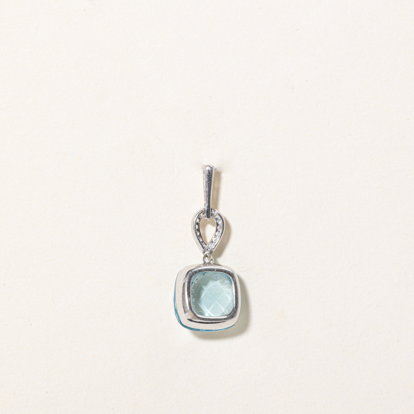 Pendentif en topaze bleue et diamants | 6,00 ct, 0,05 ct au total | 