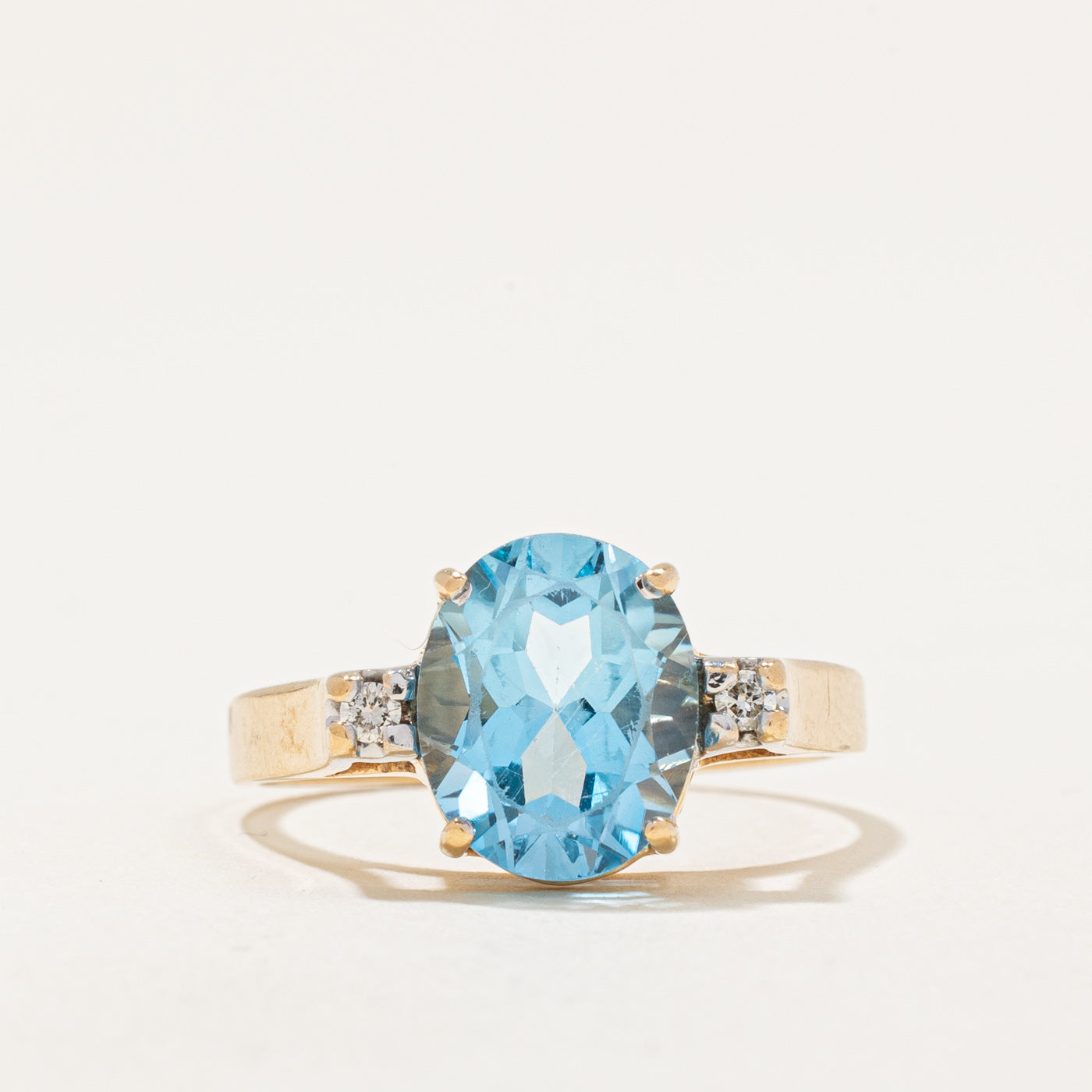 Bague cocktail en topaze bleue et diamants | 3,00 ct, 0,04 ct au total | Taille 7,5 | 