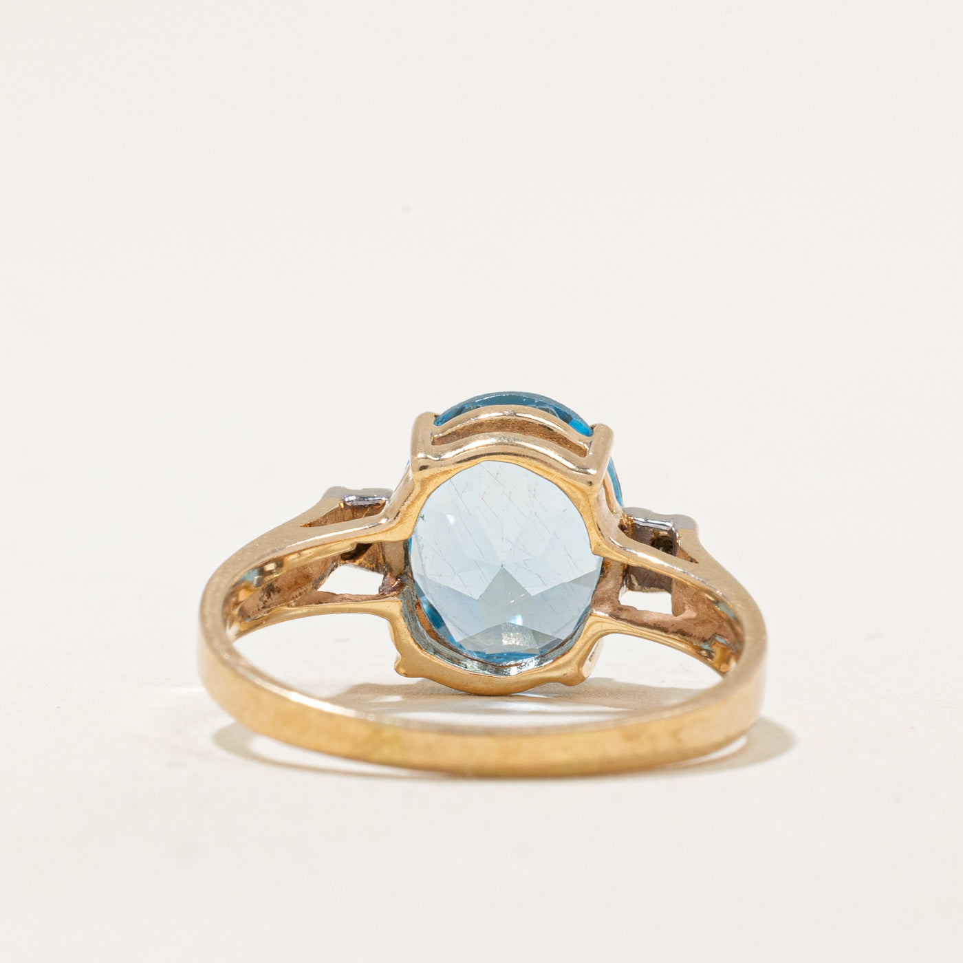 Bague cocktail en topaze bleue et diamants | 3,00 ct, 0,04 ct au total | Taille 7,5 | 
