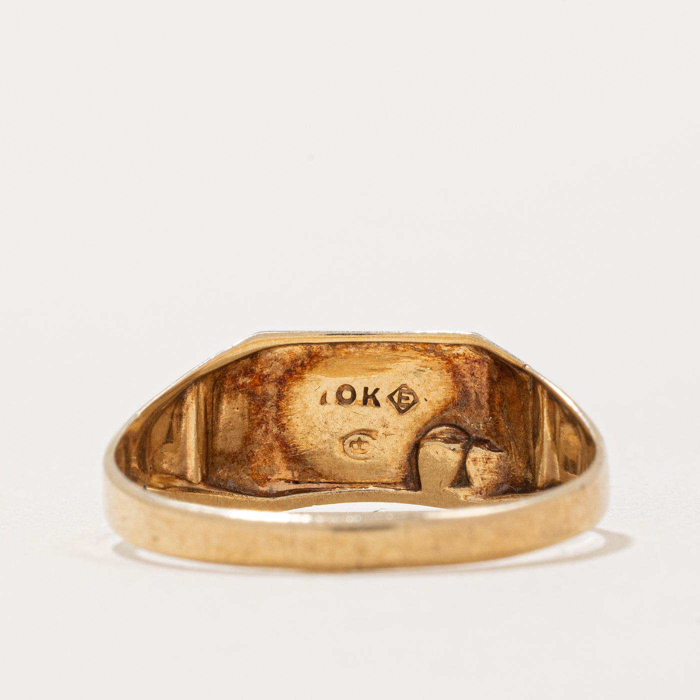 Bague chevalière initiale « D » en émeraude | 0,18 ct | Taille 8 | 