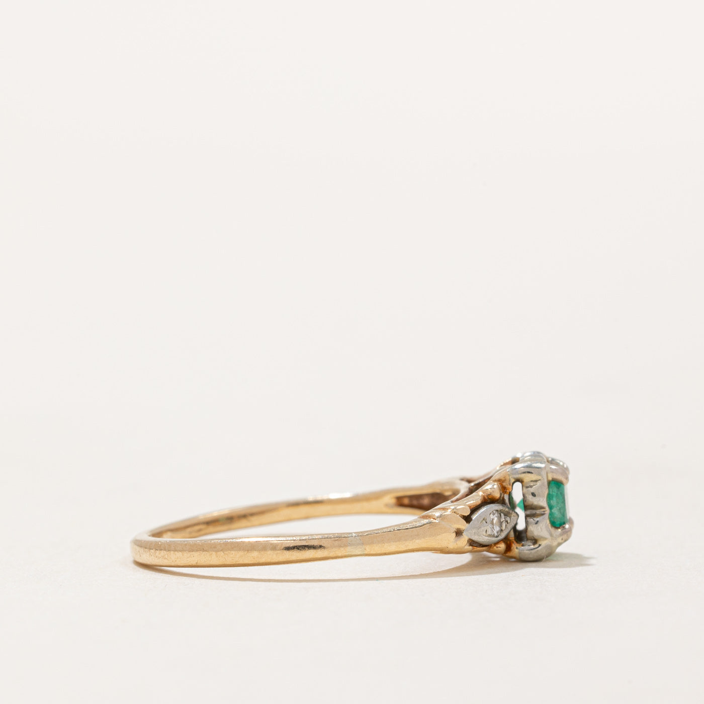 Vintage Emerald & Diamond Ring | 0.17ct, 0.02ctw | SZ 6.5 |