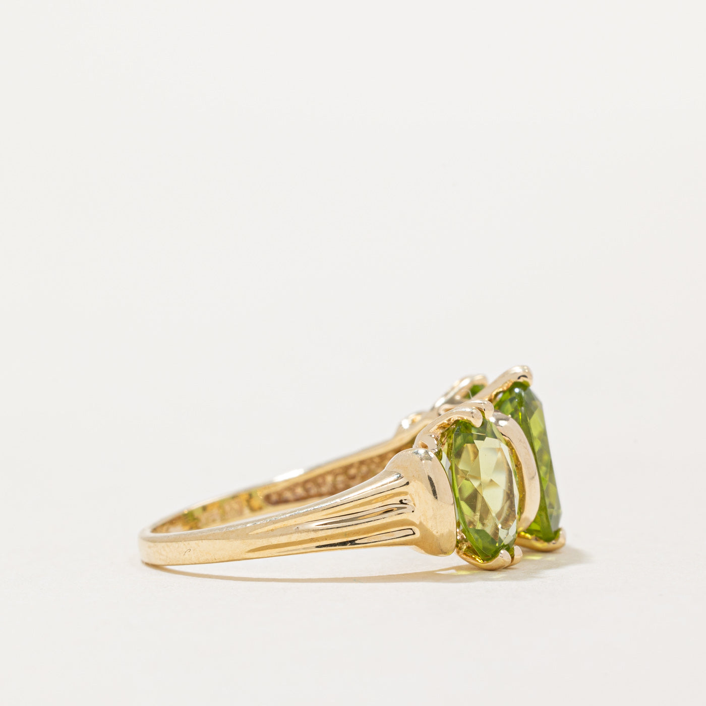 Bague trois pierres péridot | 4,20 ct | Taille 7 | 