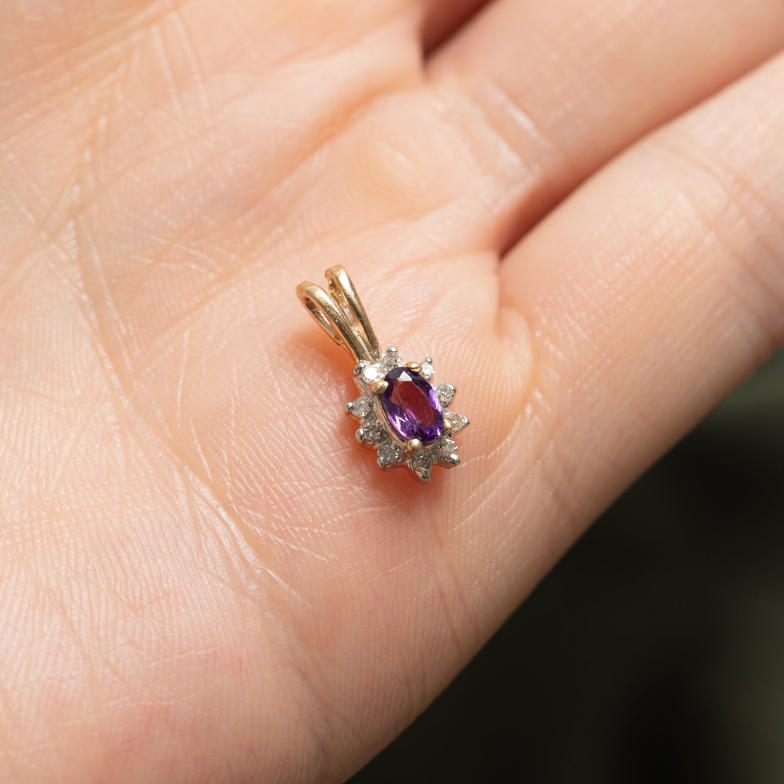 Pendentif halo améthyste et diamants | 0,15 ct, 0,05 ct au total | 