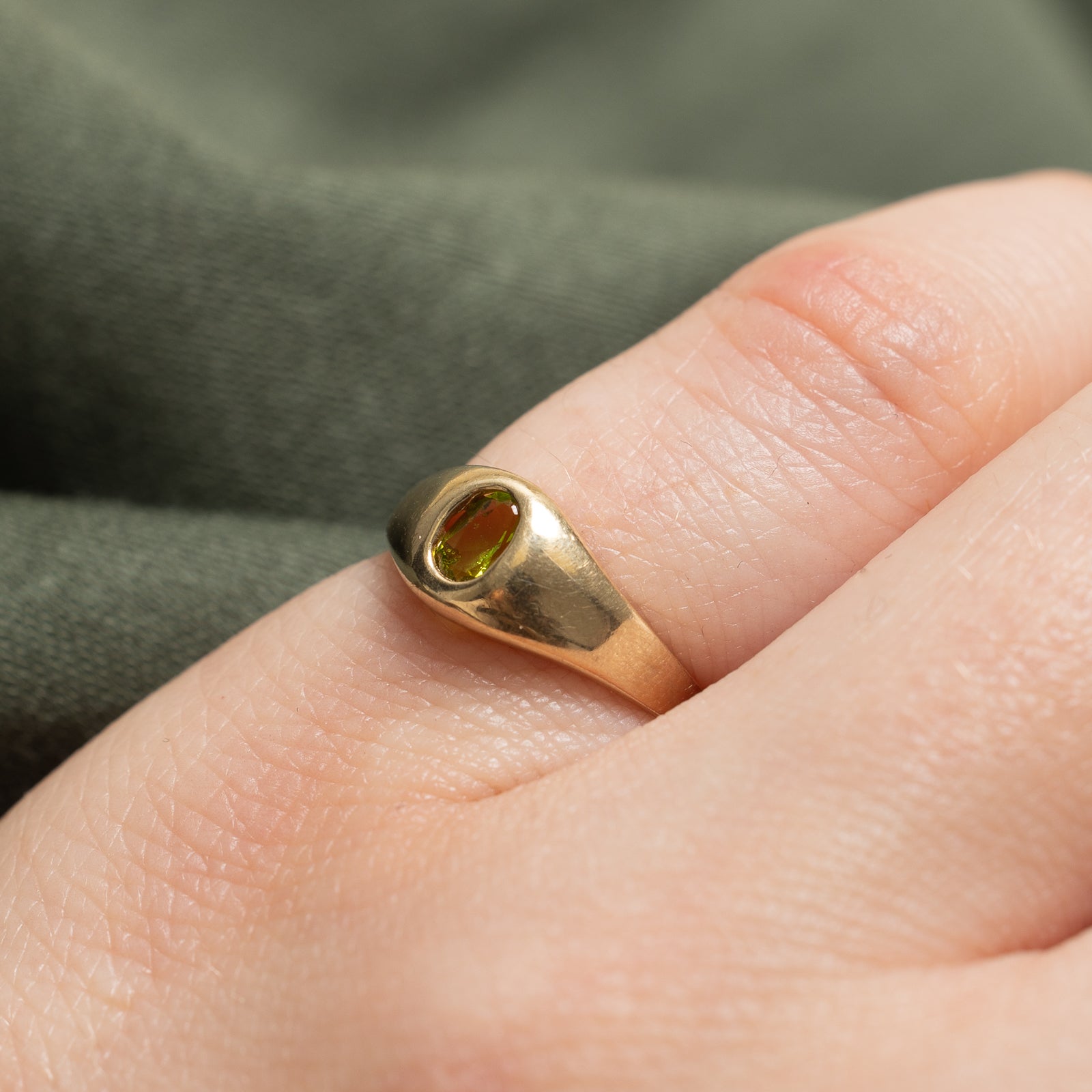 Bague conique en verre vert | 0,22 ct | Taille 3,75 | 