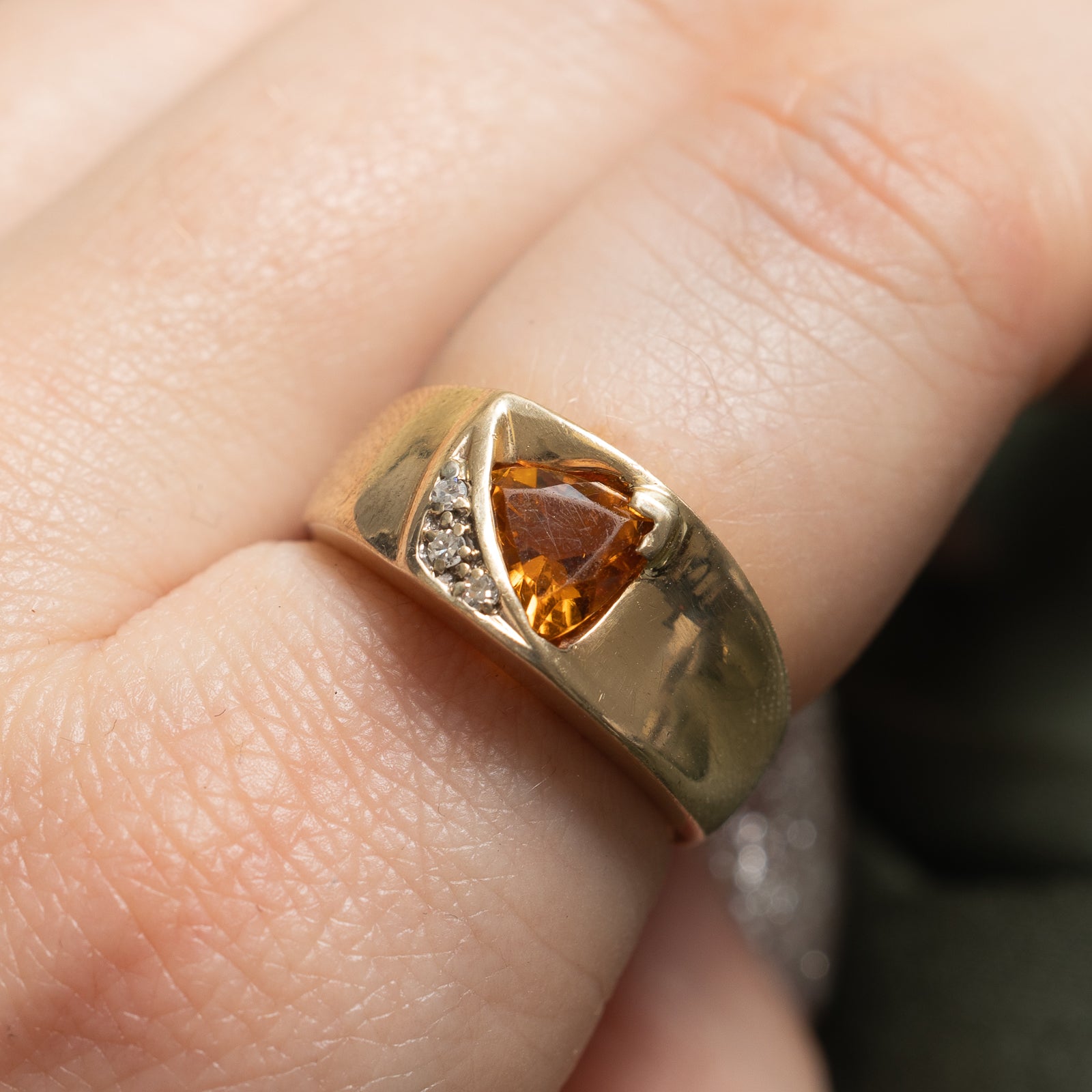 Citrine & Diamond Ring | 0.85ct, 0.03ctw | SZ 7 |