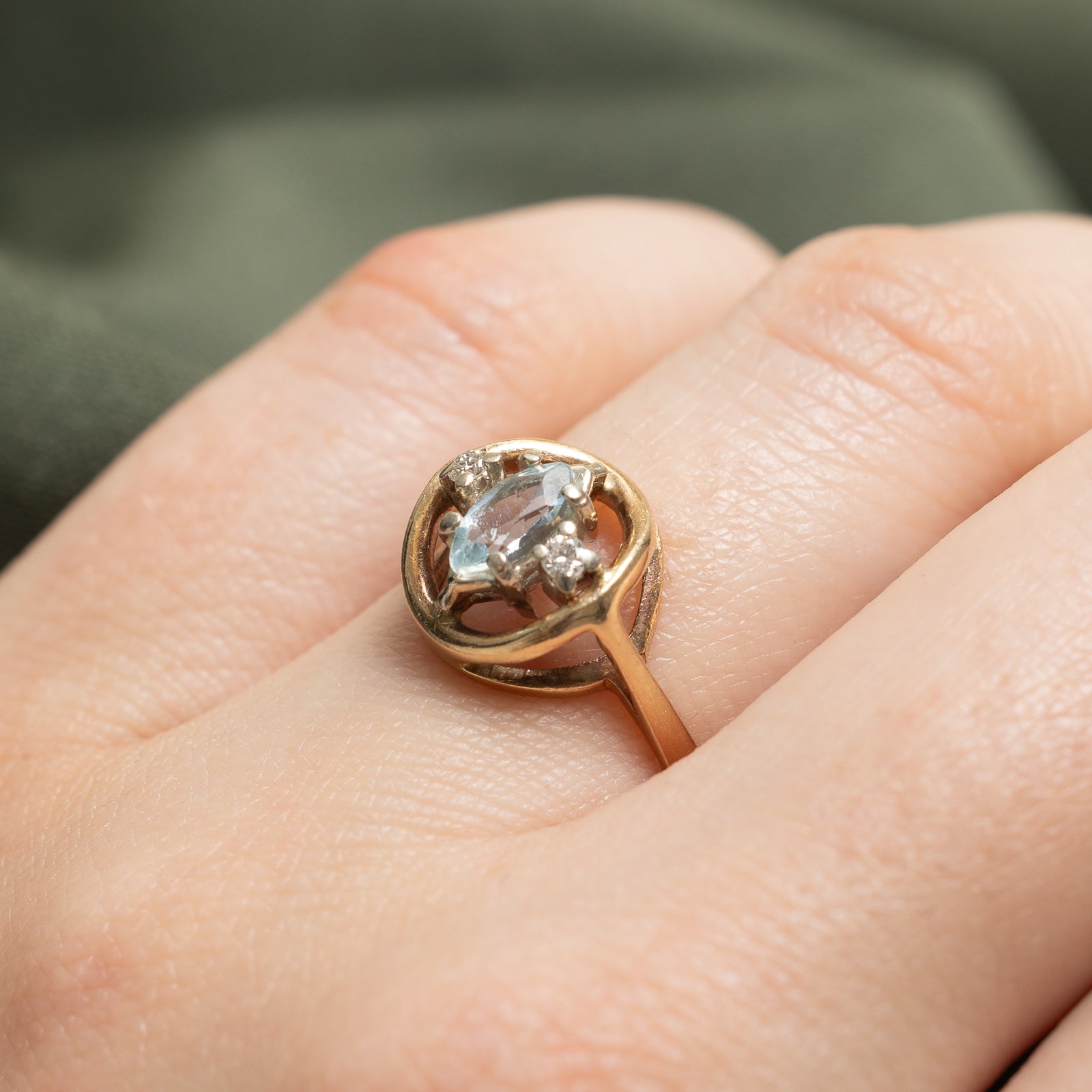 Aquamarine & Diamond Ring | 0.40ct, 0.06ctw | SZ 5.75 |