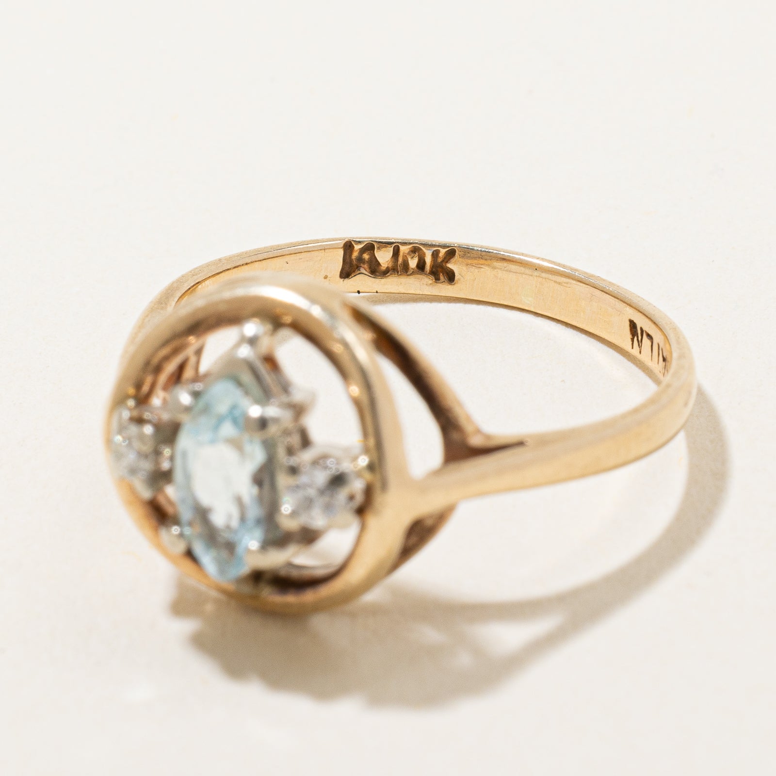 Aquamarine & Diamond Ring | 0.40ct, 0.06ctw | SZ 5.75 |