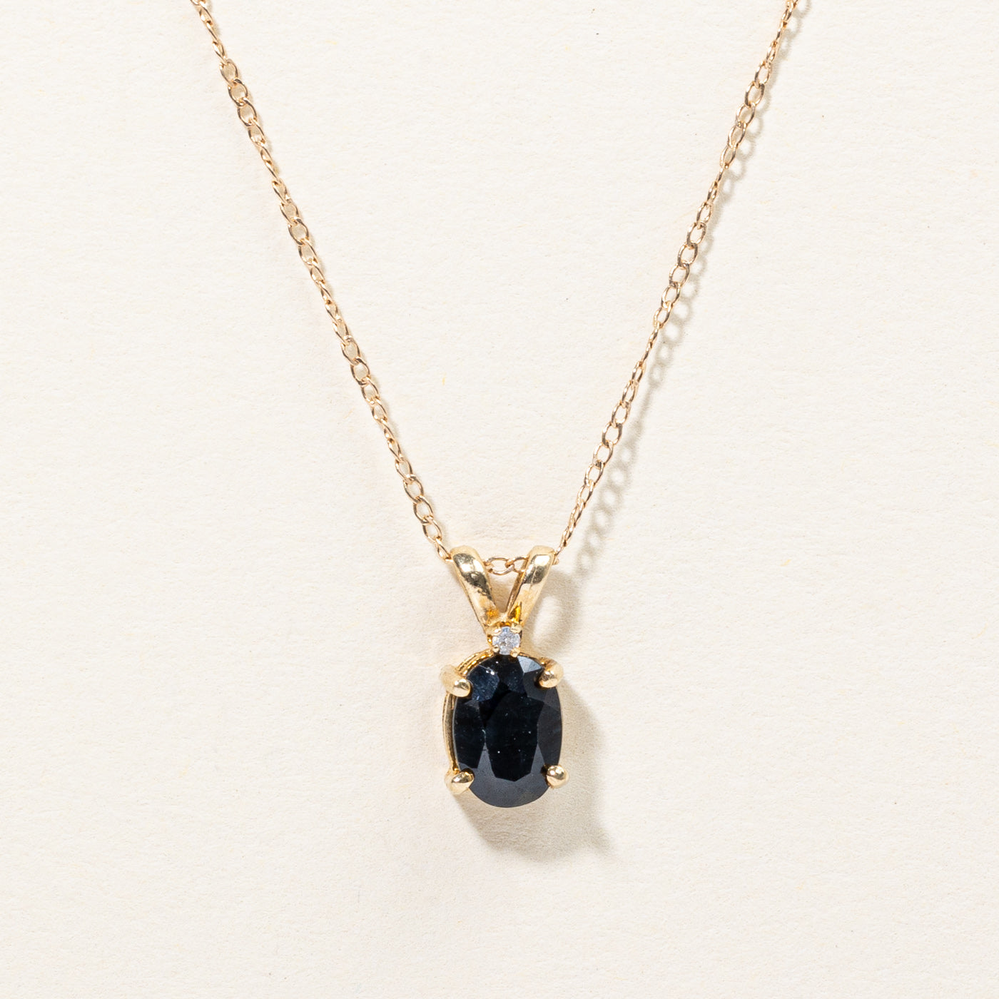 Pendentif et collier saphir et diamant | 1,00 ct, 0,01 ct | 40,6 cm | 