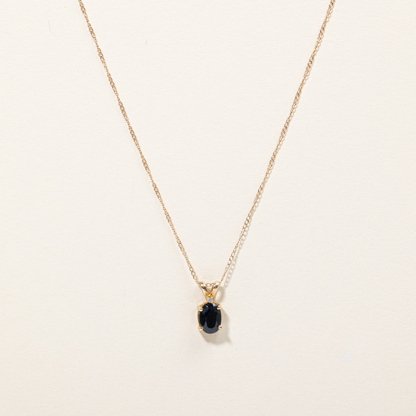 Pendentif et collier saphir et diamant | 1,00 ct, 0,01 ct | 40,6 cm | 