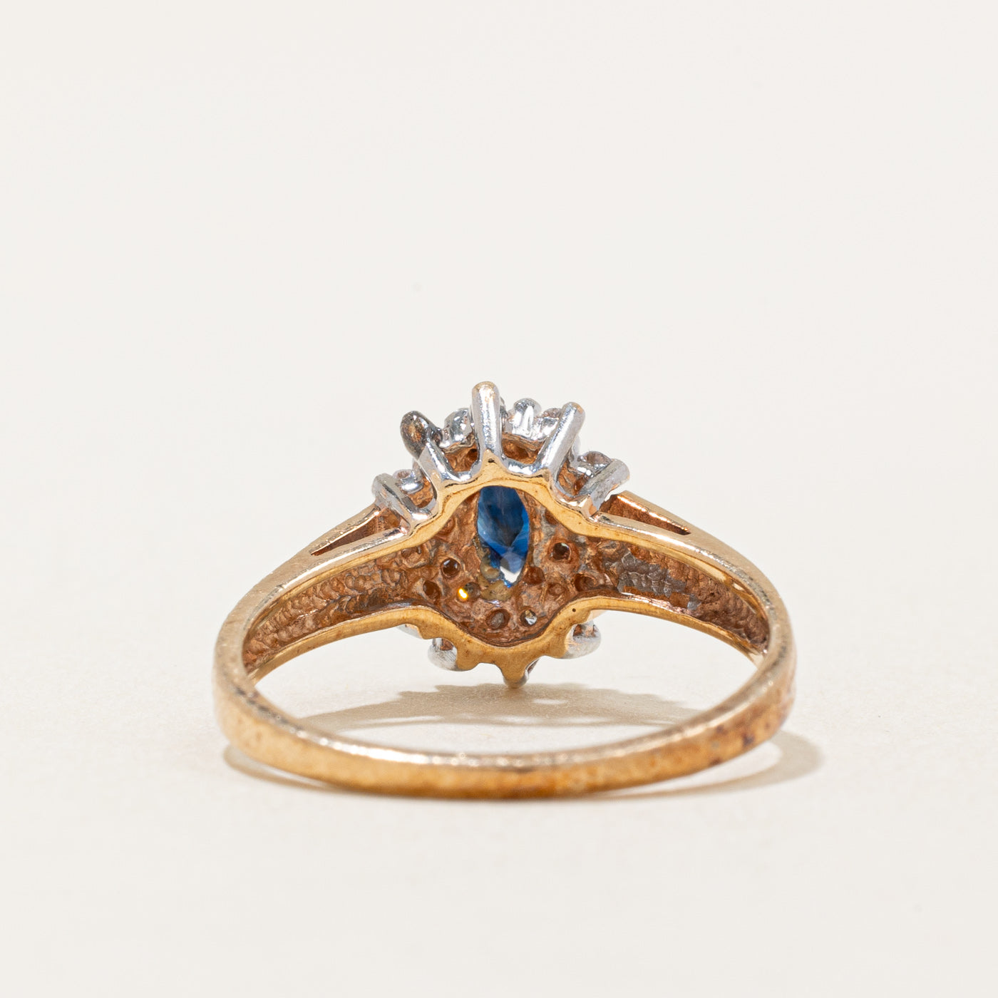 Diamond Halo & Sapphire Ring | 0.18ctw, 0.15ct | SZ 5.75 |