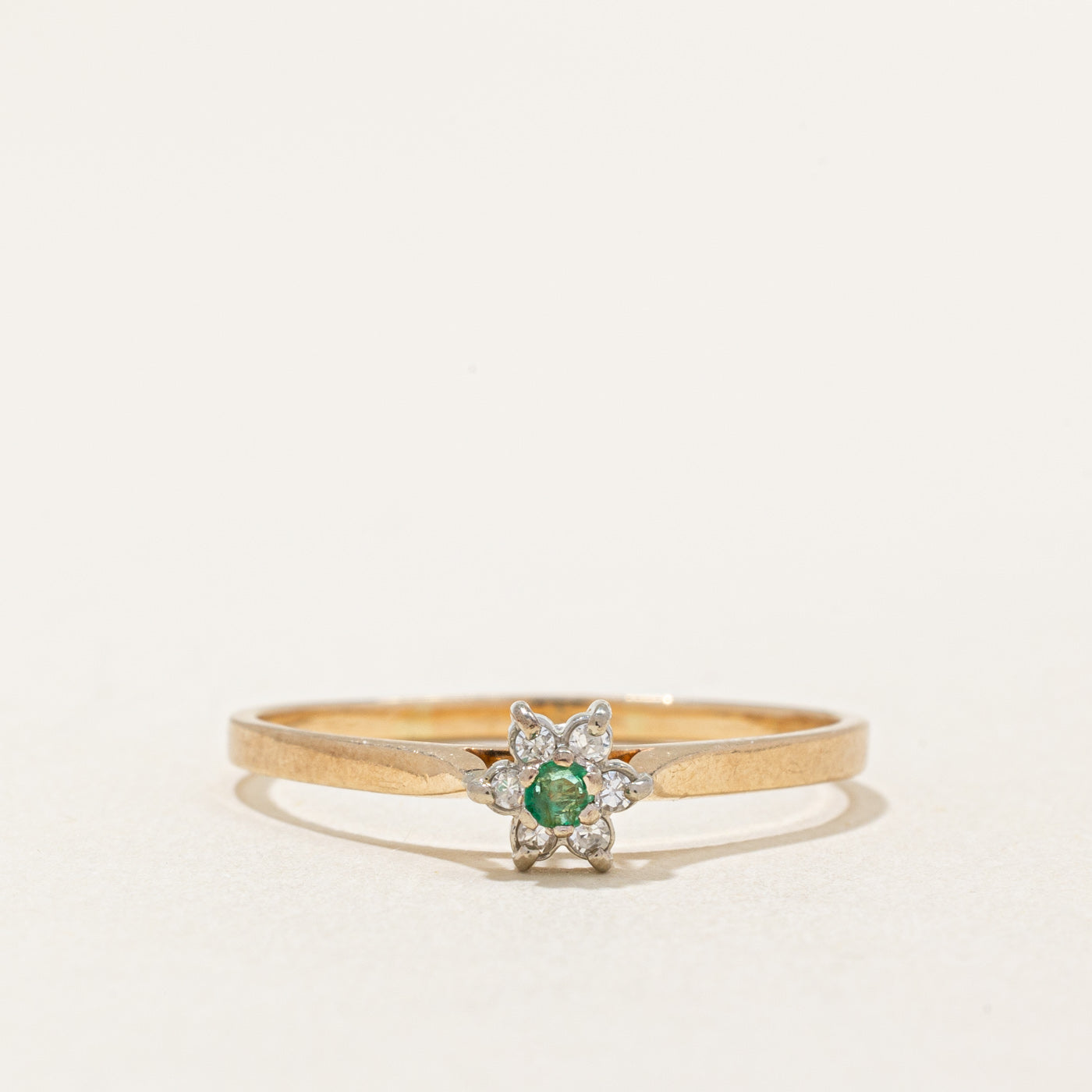 Diamond Halo & Emerald Ring | 0.05ctw, 0.03ct | SZ 8.25 |