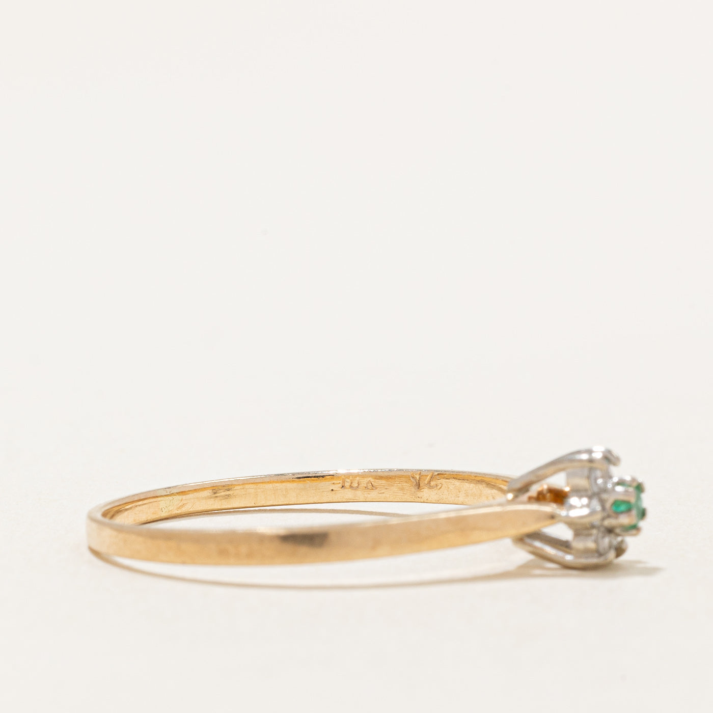 Diamond Halo & Emerald Ring | 0.05ctw, 0.03ct | SZ 8.25 |