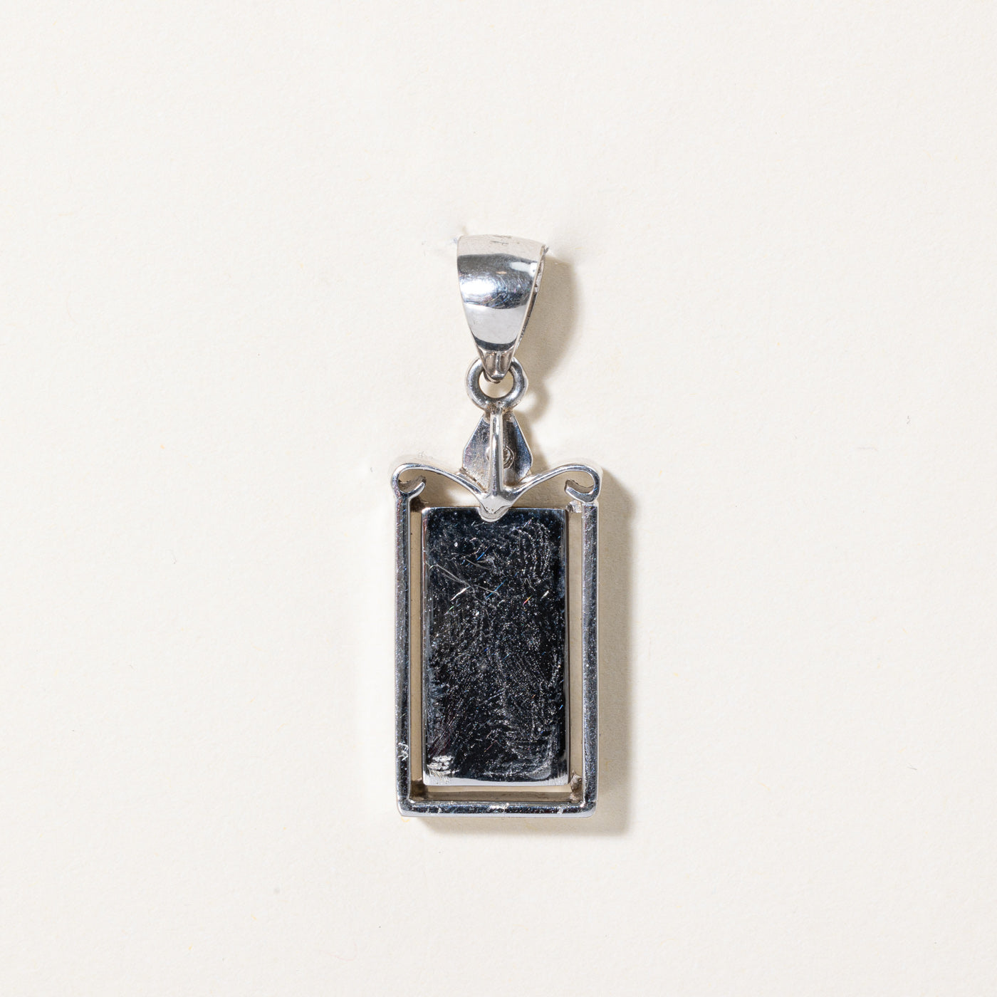 Lapis Lazuli & Diamond Pendant | 8.00ct, 0.05ct |