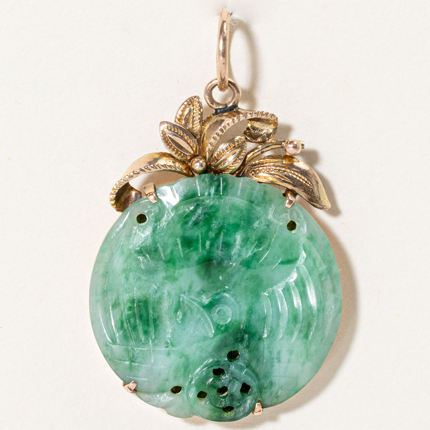 Carved Jadeite Pendant | 13.00ct |