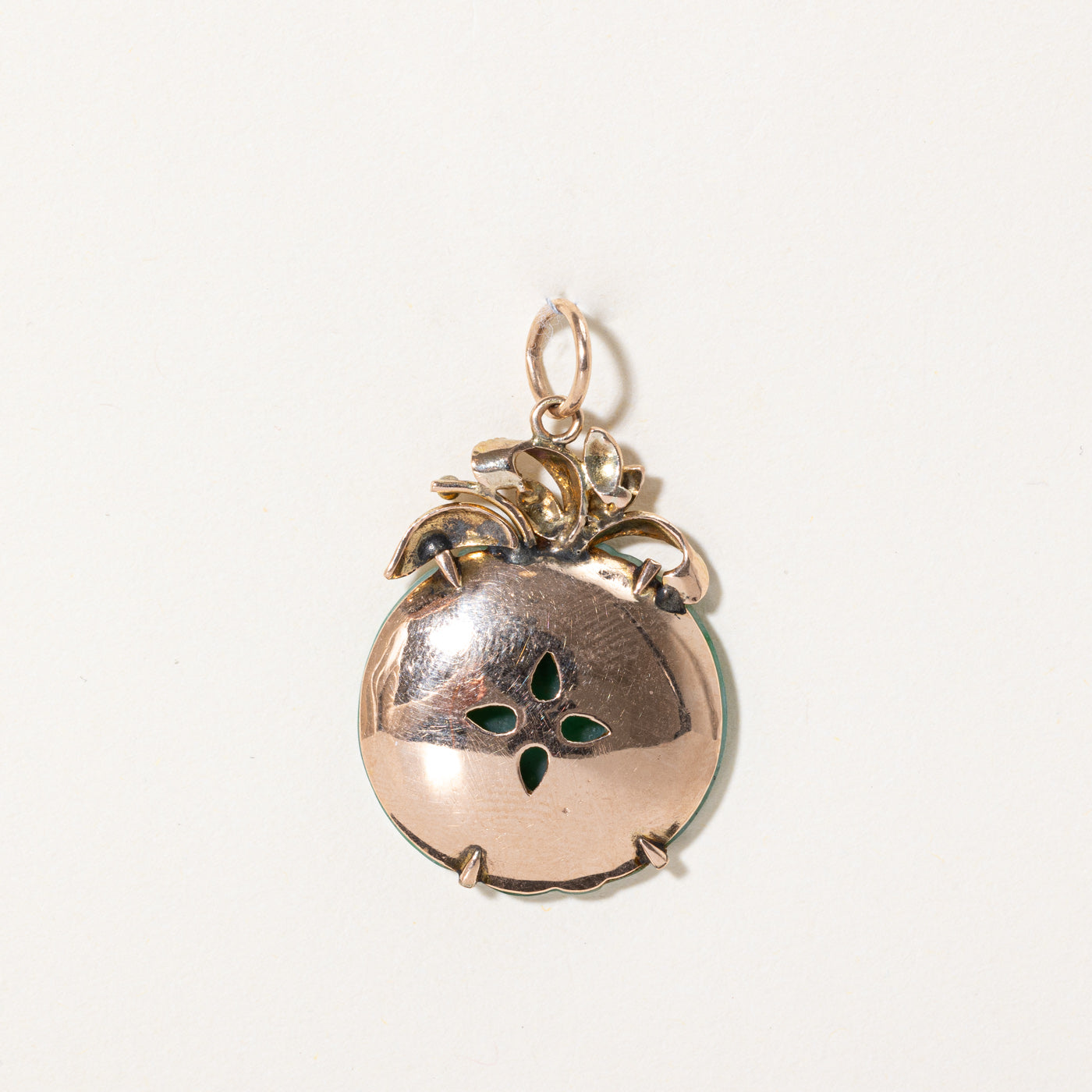 Carved Jadeite Pendant | 13.00ct |