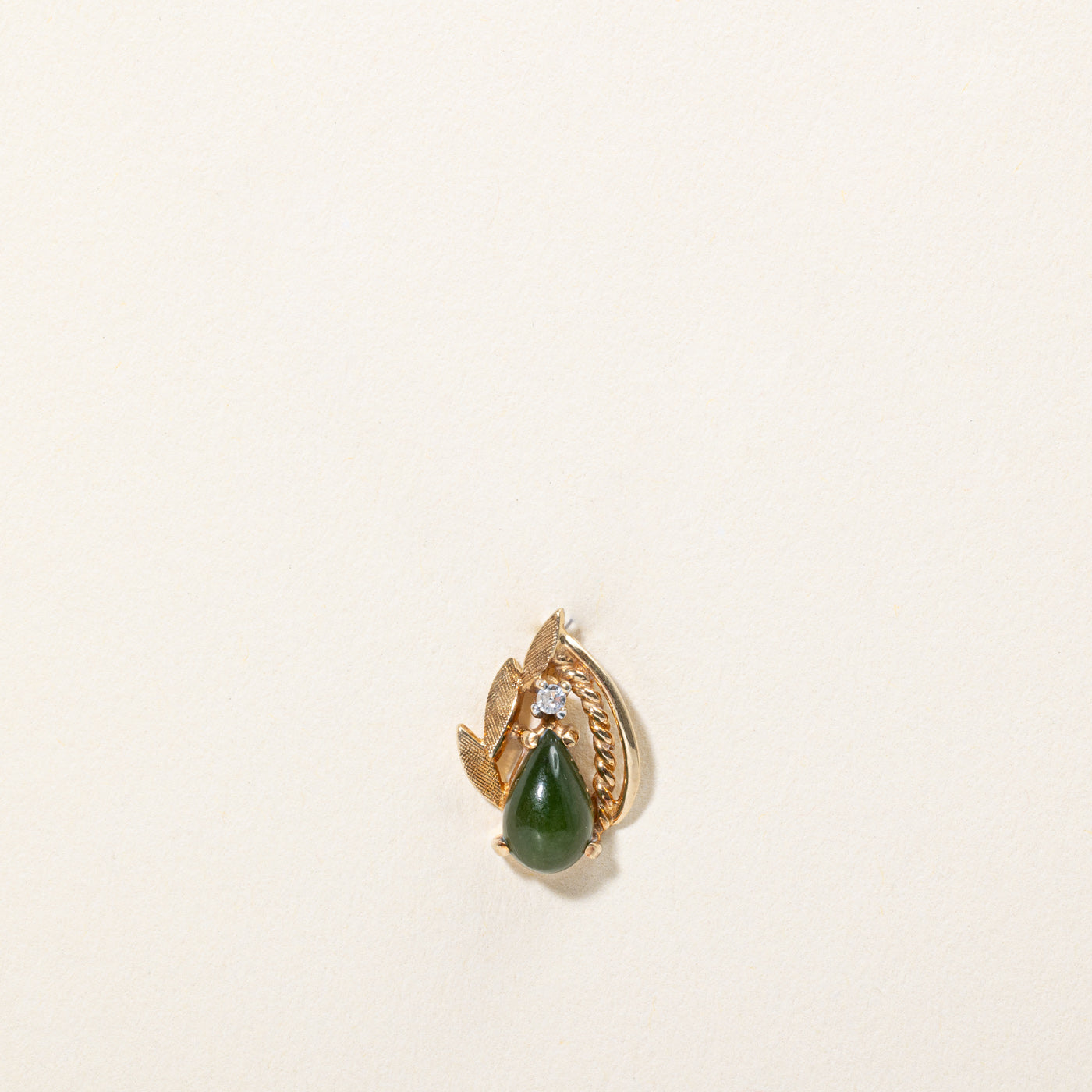 Pendentif Serpentine et Diamant | 0,90 ct, 0,02 ct | 
