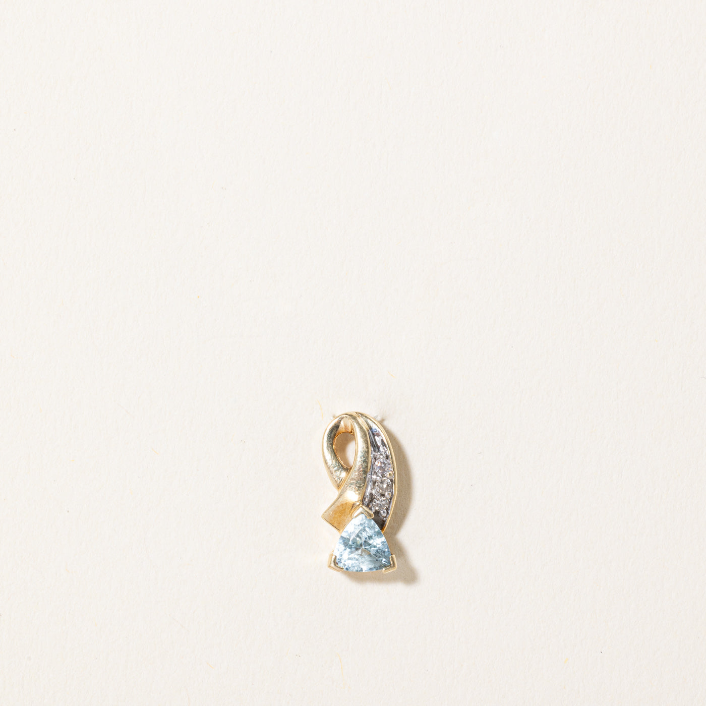 Aquamarine & Diamond Pendant | 0.33ct, 0.04ct |