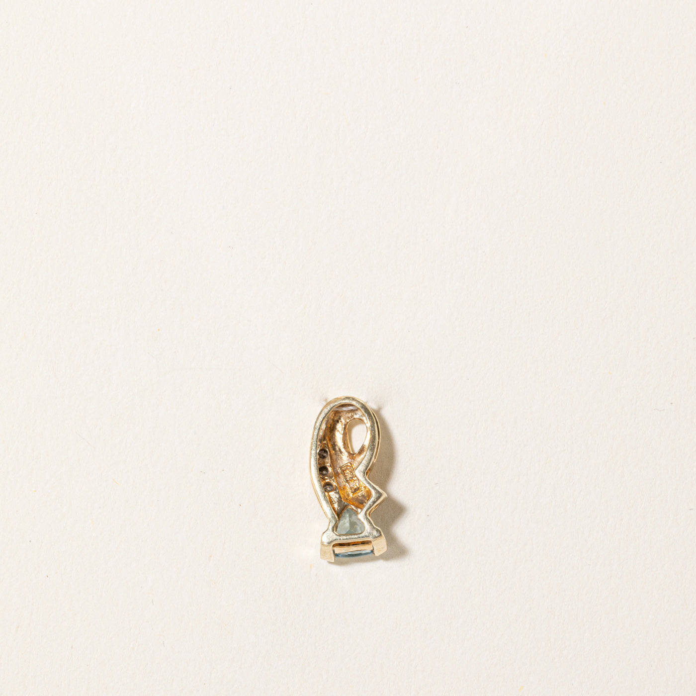 Aquamarine & Diamond Pendant | 0.33ct, 0.04ct |