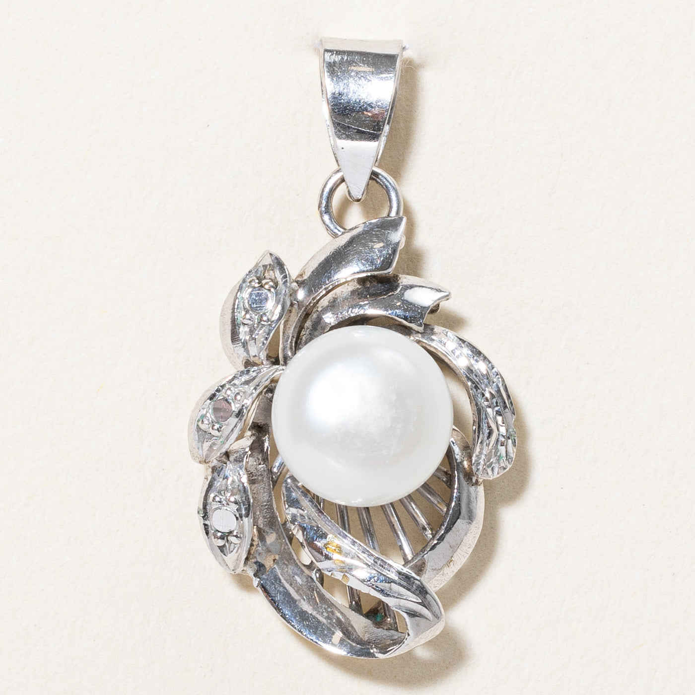 Button Pearl Pendant